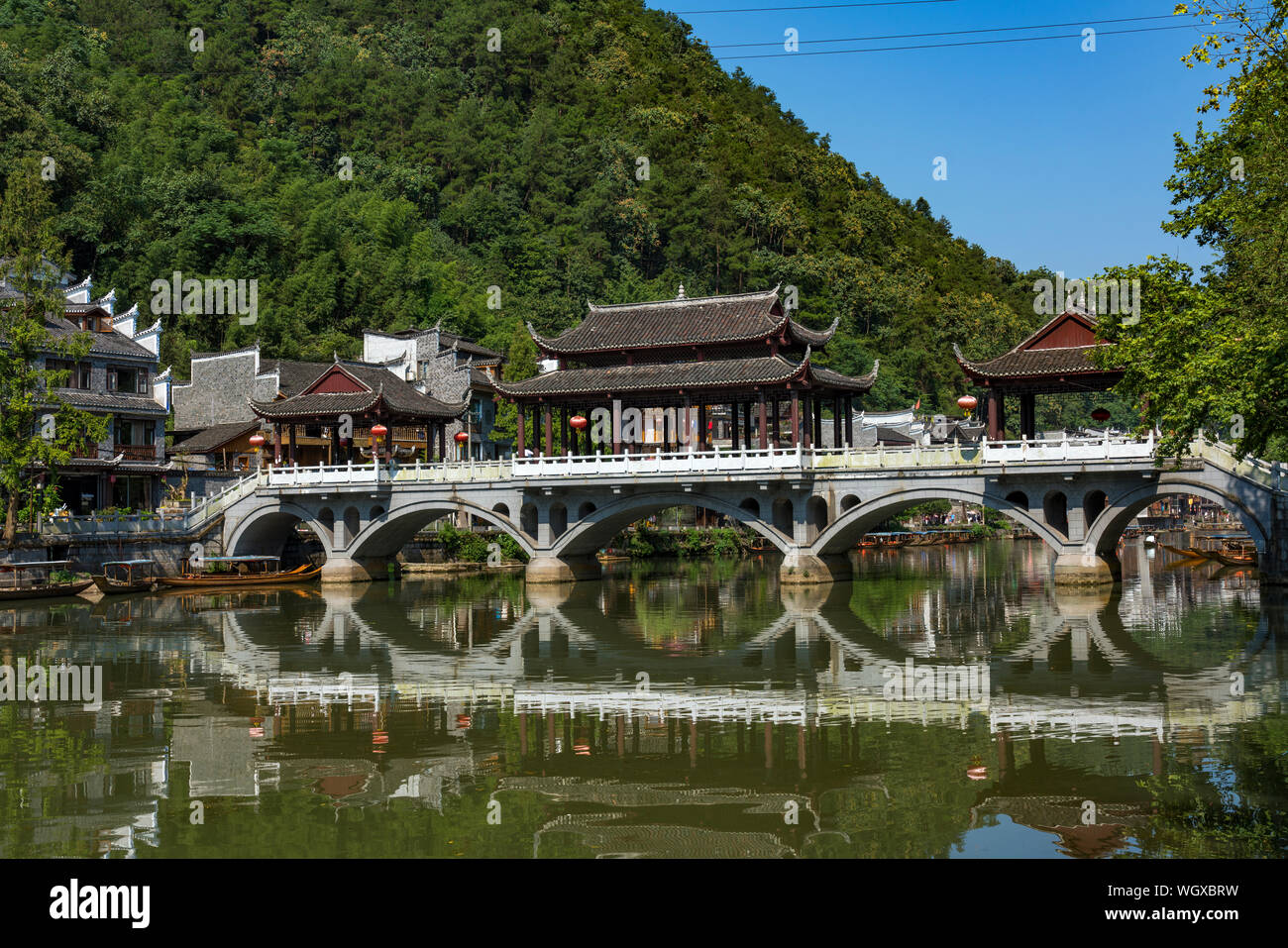 Alten Phoenix Stadt Fenghuang an sonnigen Tag. Stockfoto