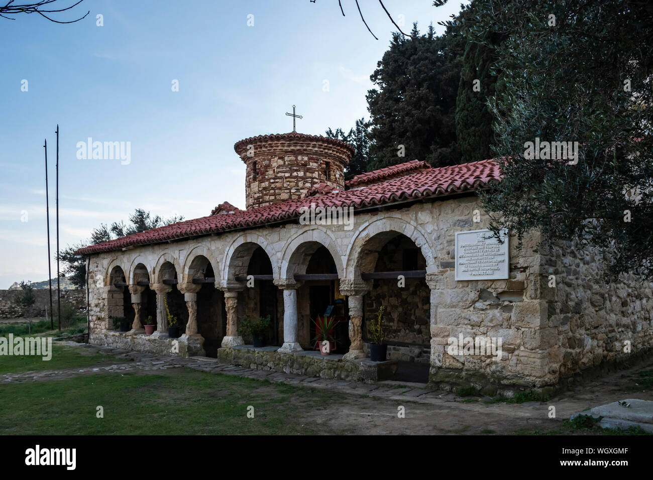 Zvernec Kloster bin onastery von 1352 Gottesgebärerin Maria" ist ein wichtiges Kulturdenkmal in der Lagune von NARTA. Stockfoto