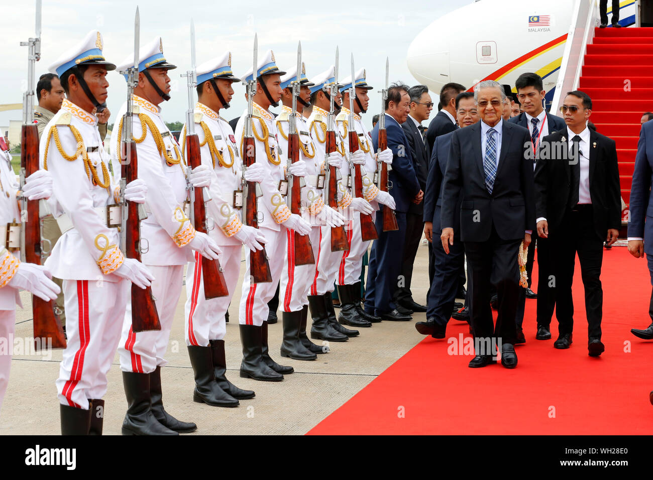 Phnom Penh. 2. Sep 2019. Malaysische Premierminister Mahathir Mohamad kommt in Phnom Penh zu einem dreitägigen Staatsbesuch in Kambodscha Sept. 2, 2019. Credit: Sovannara/Xinhua Stockfoto