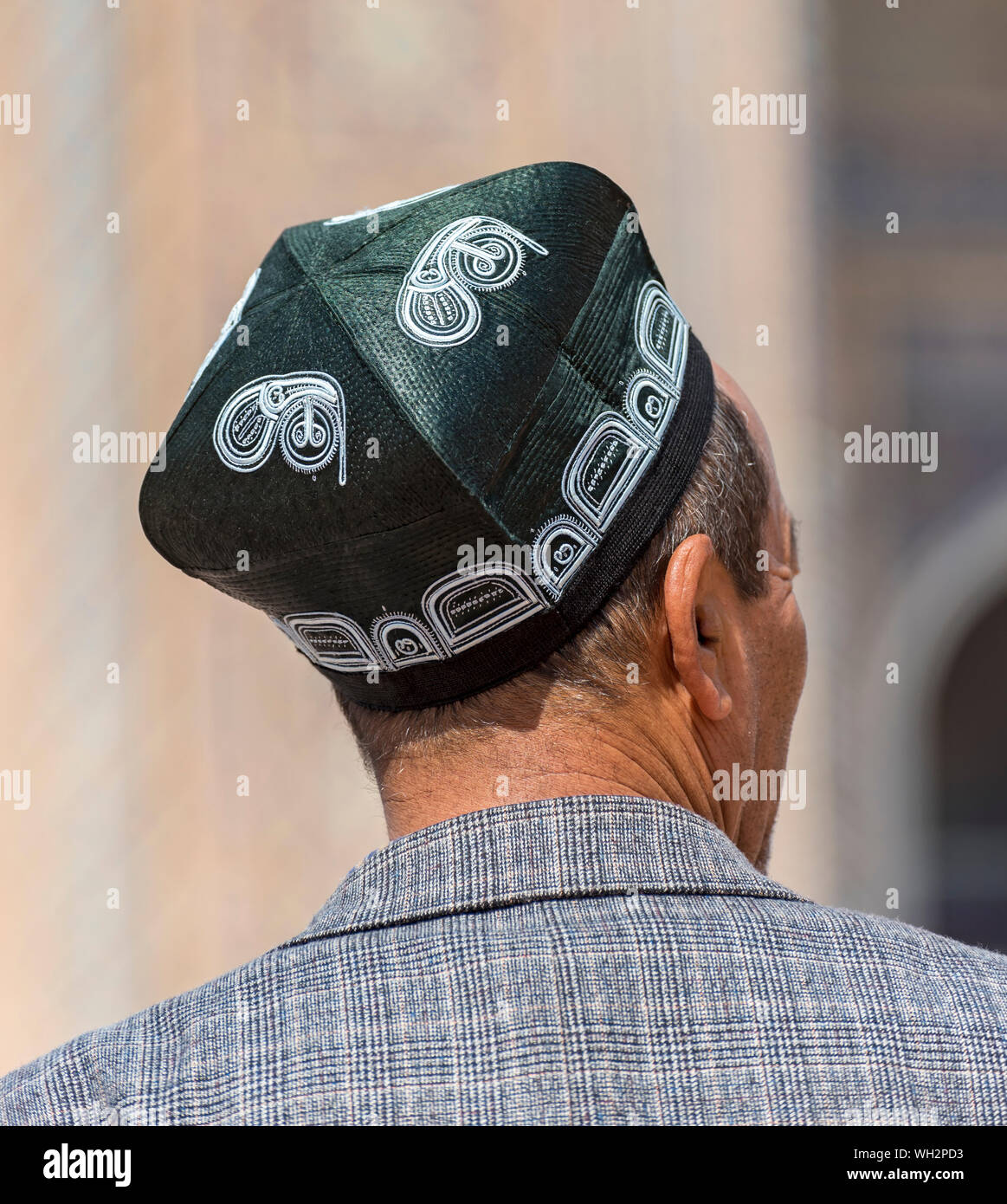 Usbekische mütze -Fotos und -Bildmaterial in hoher Auflösung – Alamy