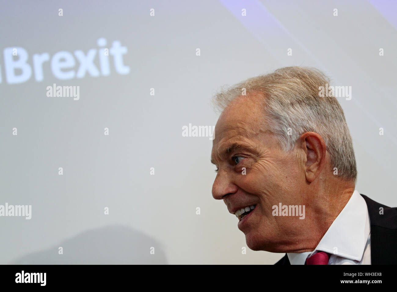 Der ehemalige Premierminister Tony Blair gibt einen Vortrag am Institut für Regierung in London, wo er für Arbeit anrufen soll, um jede Bewegung von Boris Johnson Notfall Wahlen zu halten, bis Brexit gelöst wurde. Stockfoto