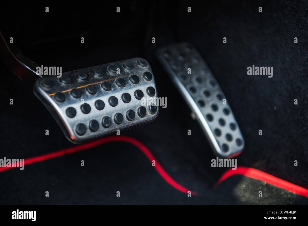Sport Auto Bremse und Beschleunigung Pedale closeup Foto. Automotive Thema. Stockfoto