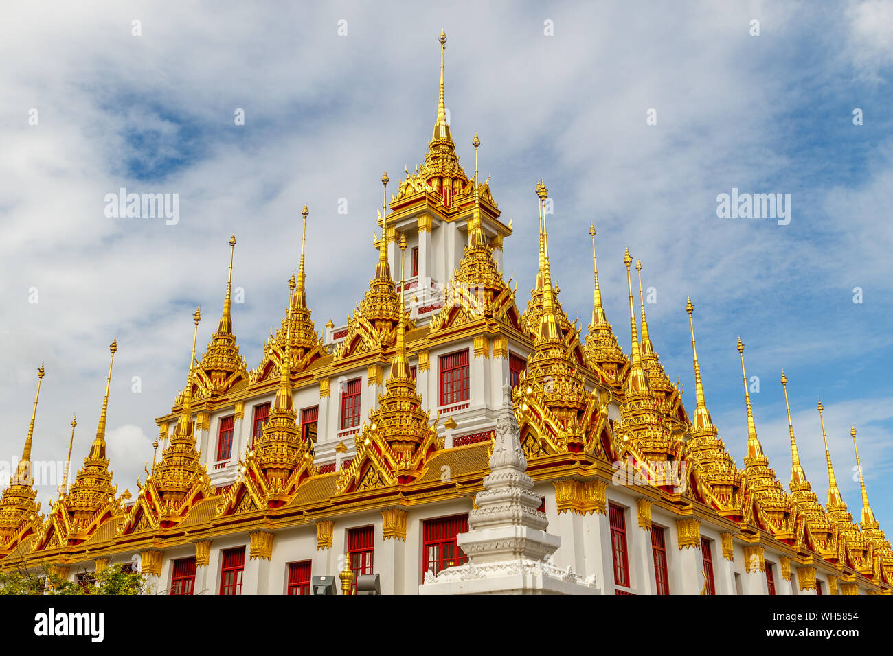 Loha Prasat (Eisen Schloss oder Bügeleisen Kloster) im Wat Ratchanatdaram, buddhistische Tempel (Wat) in Bangkok, Thailand Stockfoto