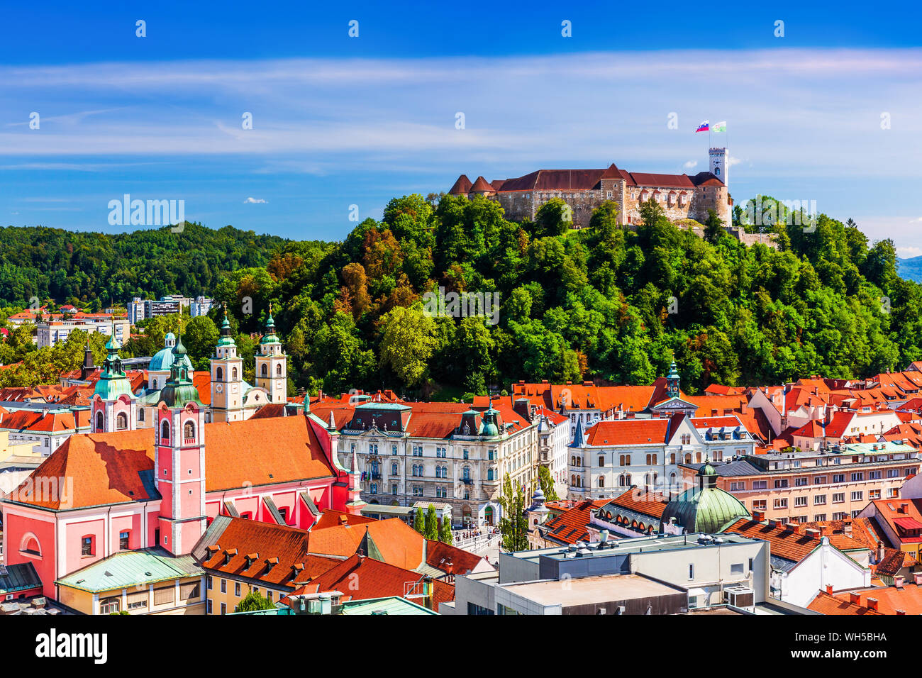 Ljubljana, Slowenien. Die Altstadt und die mittelalterliche Burg. Stockfoto