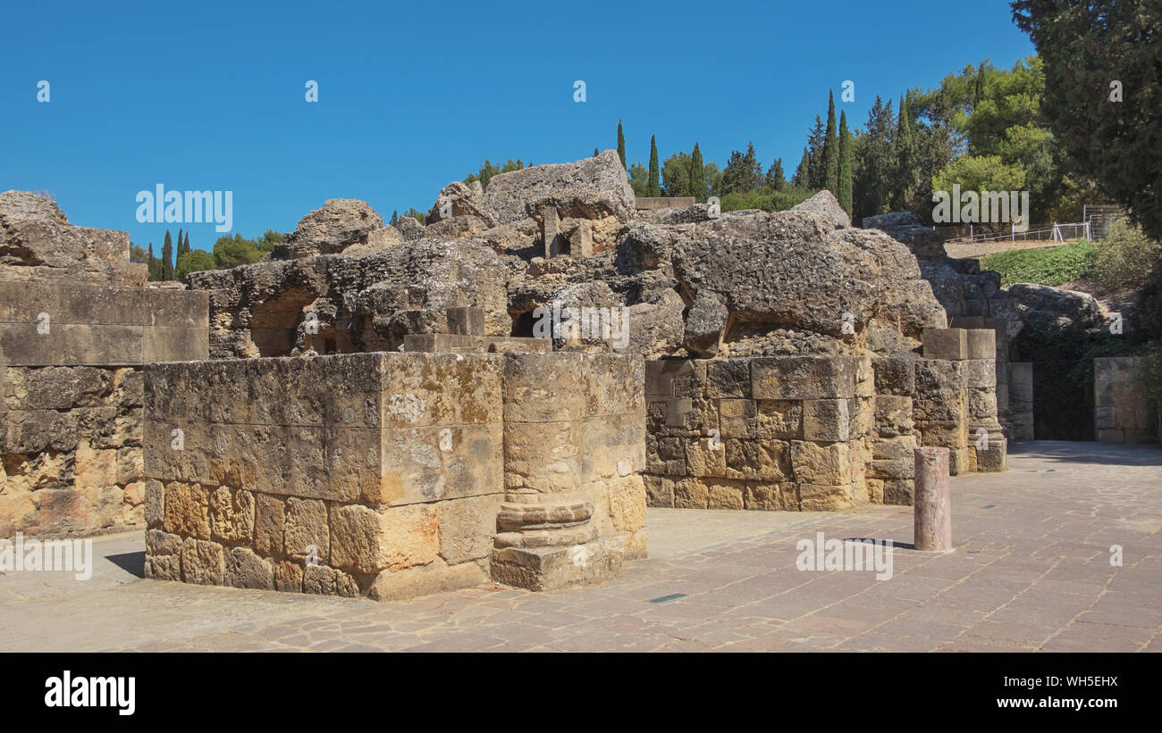 Ruinen der herrliche Amphitheater, Teil der archäologische Ensemble von Italica, Stadt mit einer strategischen Rolle im Römischen Reich, Santiponce, Sevilla Stockfoto