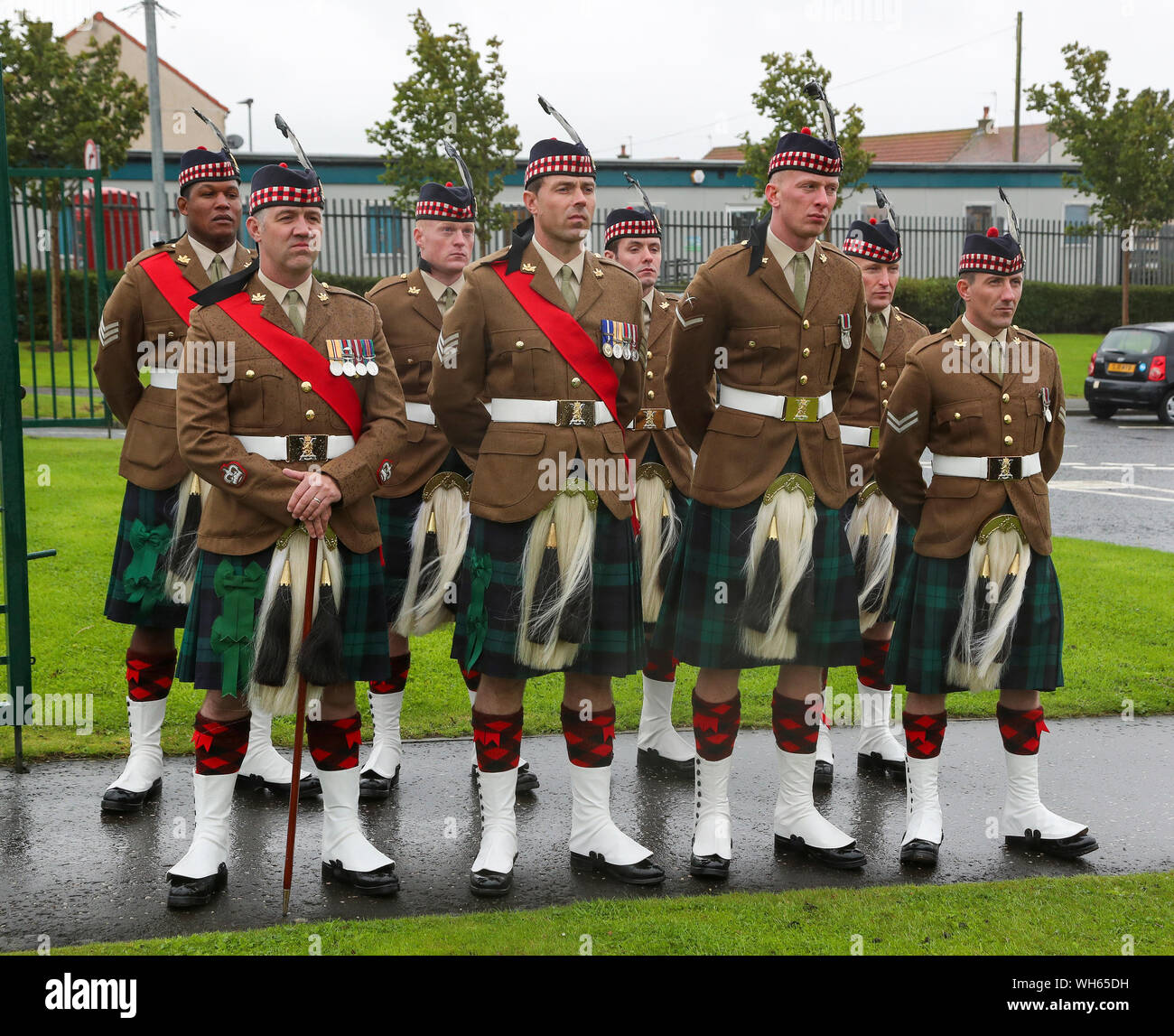 Ardrossan, UK. 2. September 2029. North Ayrshire, Schottland haben ein Gedenkstein errichtet auf dem Gelände des Stanley Primary School, Ardrossan, als Hommage an WILLIAM SAVAGE, Corporal in Royal Regiment von Schottland und ehemaliger Schüler der Schule, die in der Aktion mit zwei Kollegen in einem straßenrandbombe am 30. April 2023 getötet wurde, während auf dem aktiven Dienst in Afghanistan. Credit: Findlay/Alamy leben Nachrichten Stockfoto