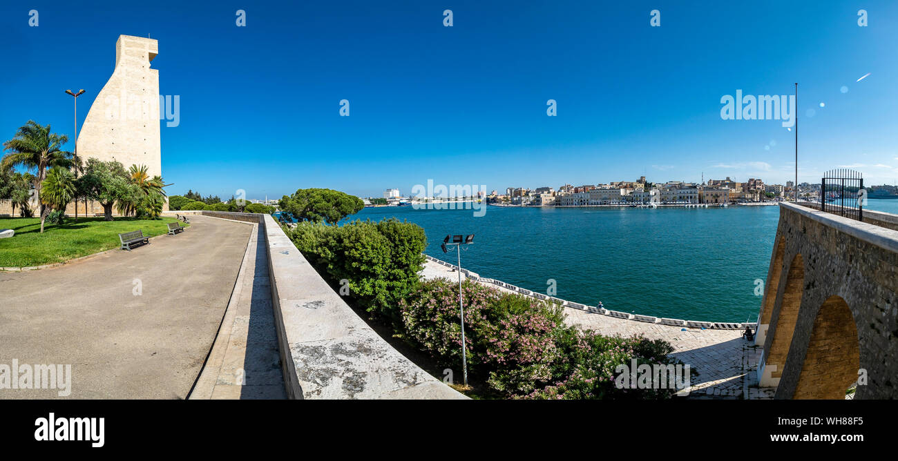 Monumento al Marinaio d'Italia, Brindisi, Italien Stockfoto