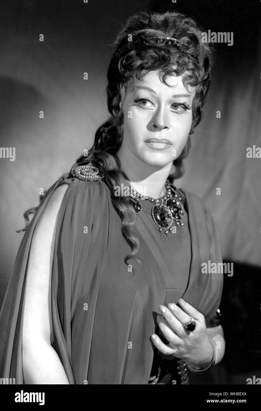 Regina Resnik als Elektra. Regina Resnik (1922 in New York City geboren) ist Opernsängerin und Schauspielerin, die für ihre Auftritte in Carmen, Don Carlo, Falstaff, Aida, Pik Dame und Elektra unter anderem bekannt ist. Stockfoto