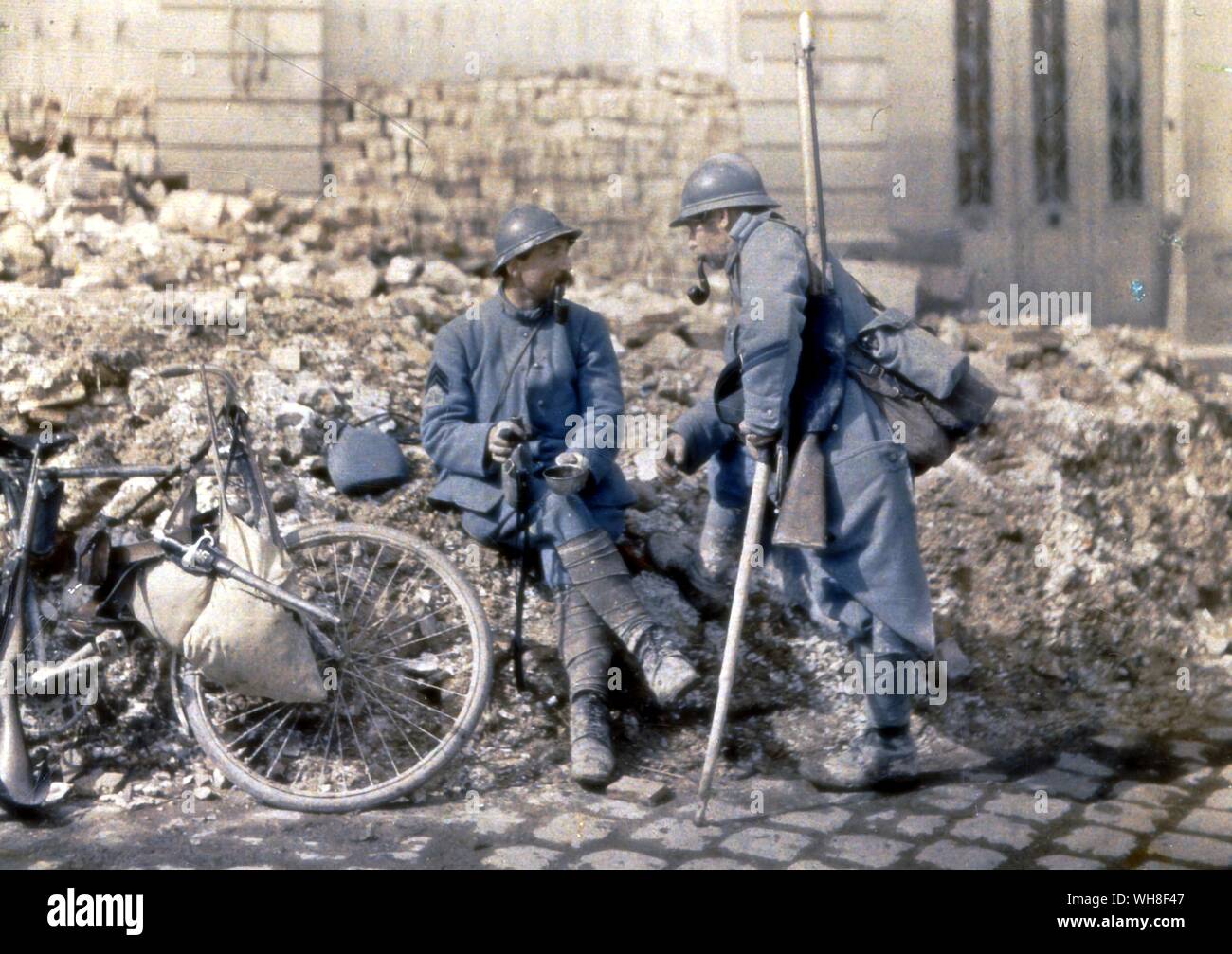 Weltkrieg ein. Zwei Poilus, französischer Soldaten, 1916. Einer der ersten Farbe Fotos gemacht. Der Große Krieg von Correlli Barnett. Stockfoto