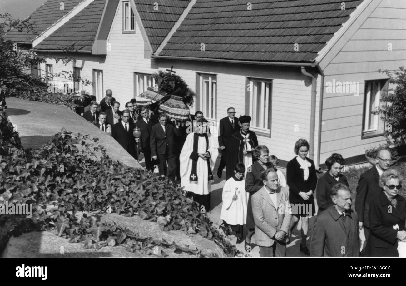 W H (Wystan Hugh Auden), (1907-1973) Bestattung Kirchsteten, 4. Oktober 1973. Stockfoto
