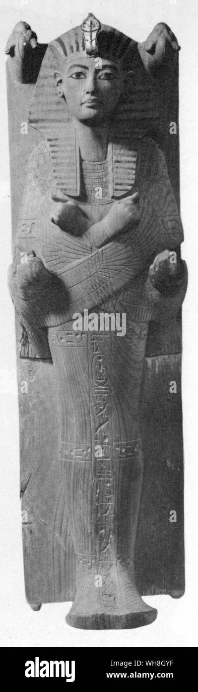Miniatur Bildnis des Königs lag auf einem Bier. Die Schätze von Tutanchamun, der Katalog zur Ausstellung von I E S Edwards, Seite 80. Stockfoto
