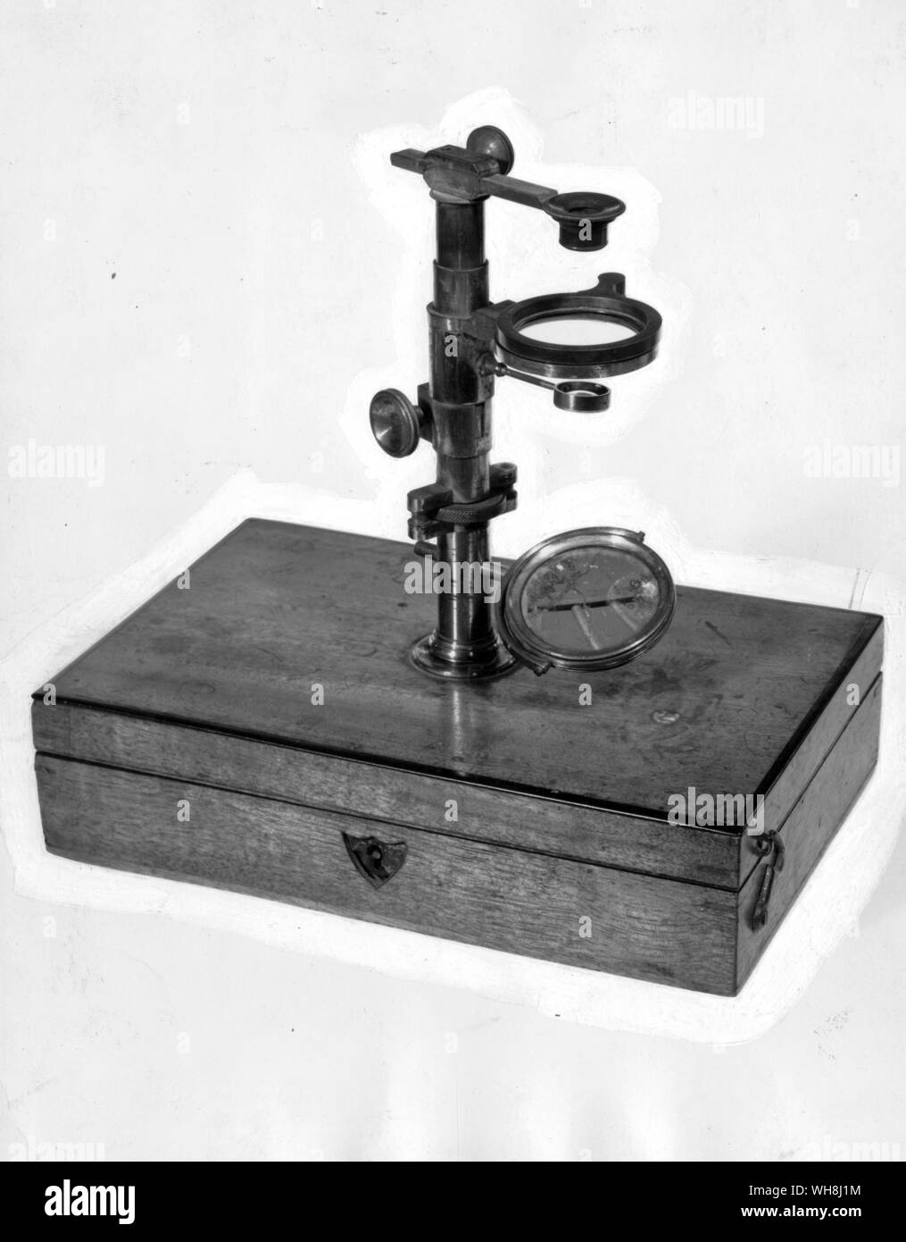 Mikroskop von Darwin während der Reise verwendet. Darwin und der Beagle von Alan Moorhead, Seite 35. Stockfoto