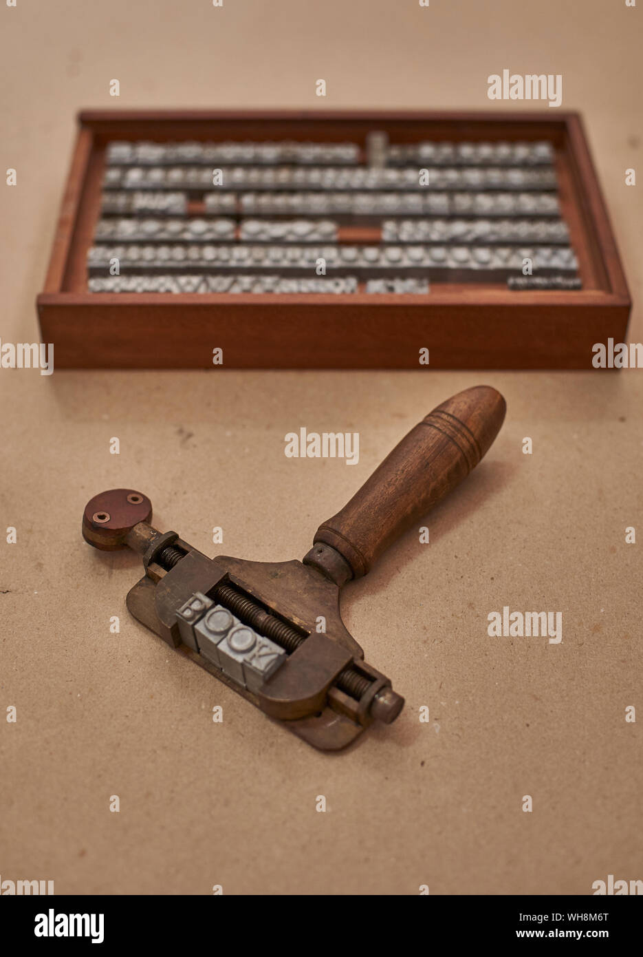 Tools für die Prägung Buchrücken, Maputo, Mosambik Stockfoto