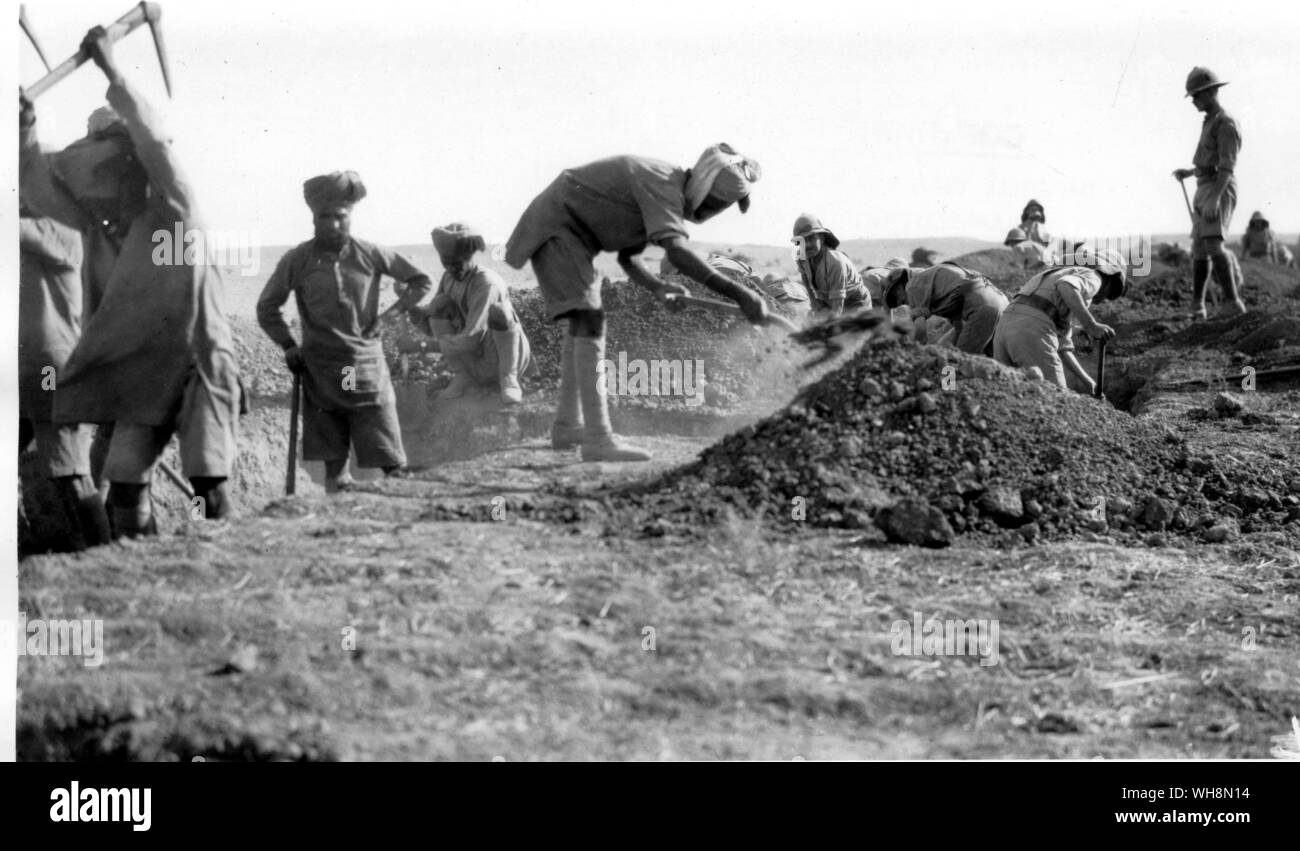 Britischen und indischen Truppen Gräben in Mesopotamien während der Versuch, allgemeine Townsend und seine Soldaten, in Kut al Amarah belagert von den Türken zu retten Stockfoto