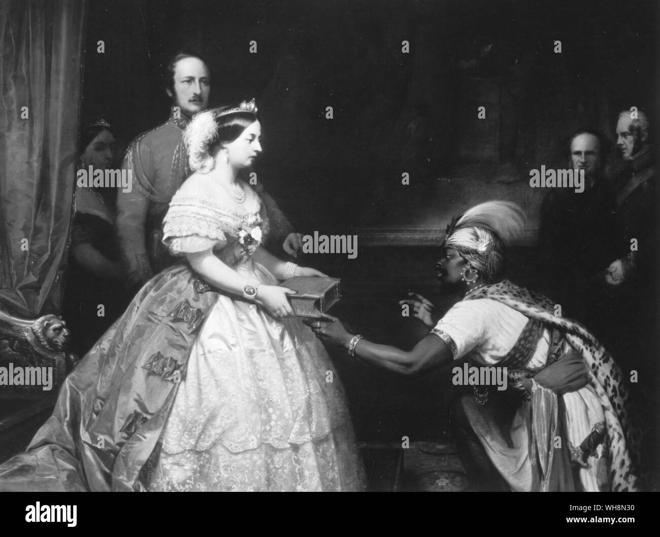 Queen Victoria in ihrer Rolle als Leiter des Empire präsentiert eine Bibel zu einem schwarzen Häuptling im Jahre 1861 Stockfoto