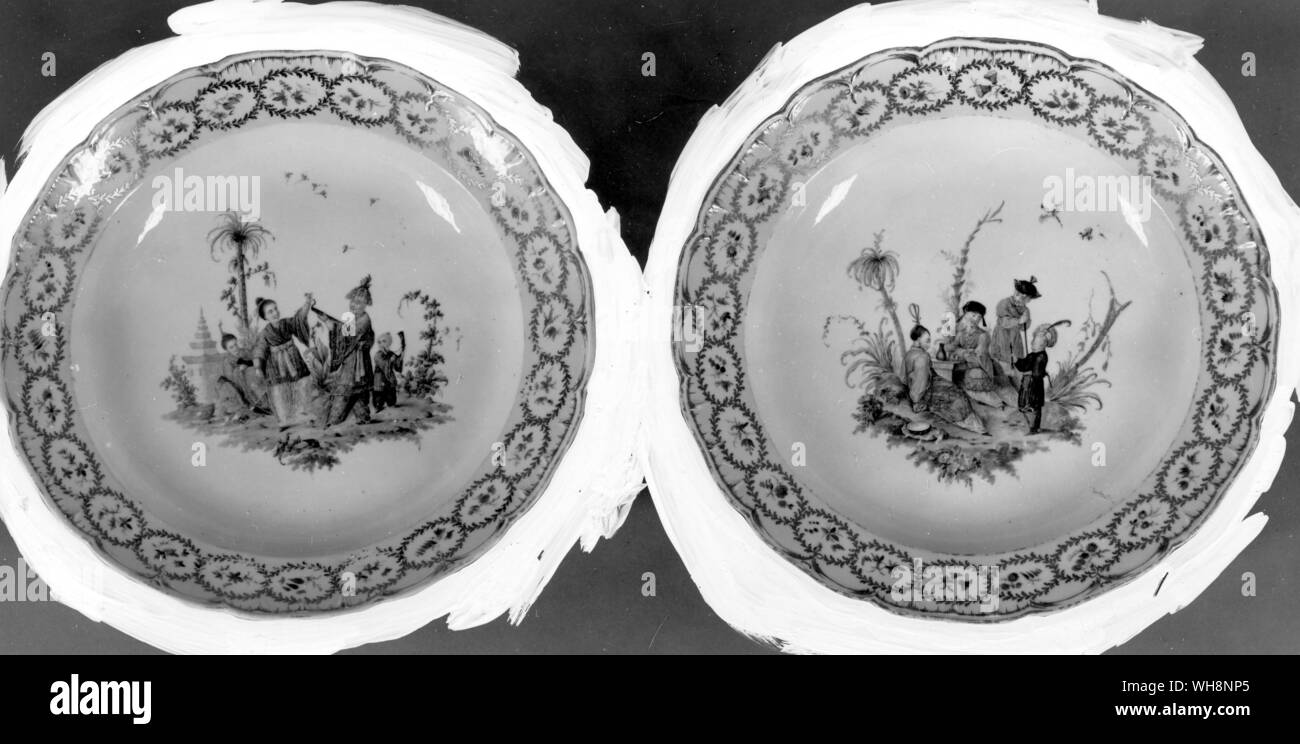 Zwei Platten aus der japanischen Abendessen - Service für Friedrich in der Berliner Porzellanmanufaktur. Stockfoto