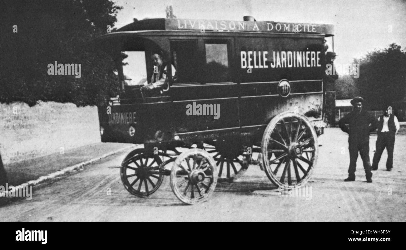 Ein 1892 Le langweilig Dampf van im Besitz von einem Pariser store La Belle Jardiniere im Jahr 1894 Paris Rouen Trail.. Die frühesten Motor Wettbewerbe waren offen für sowohl private als auch gewerbliche Fahrzeuge.. Stockfoto