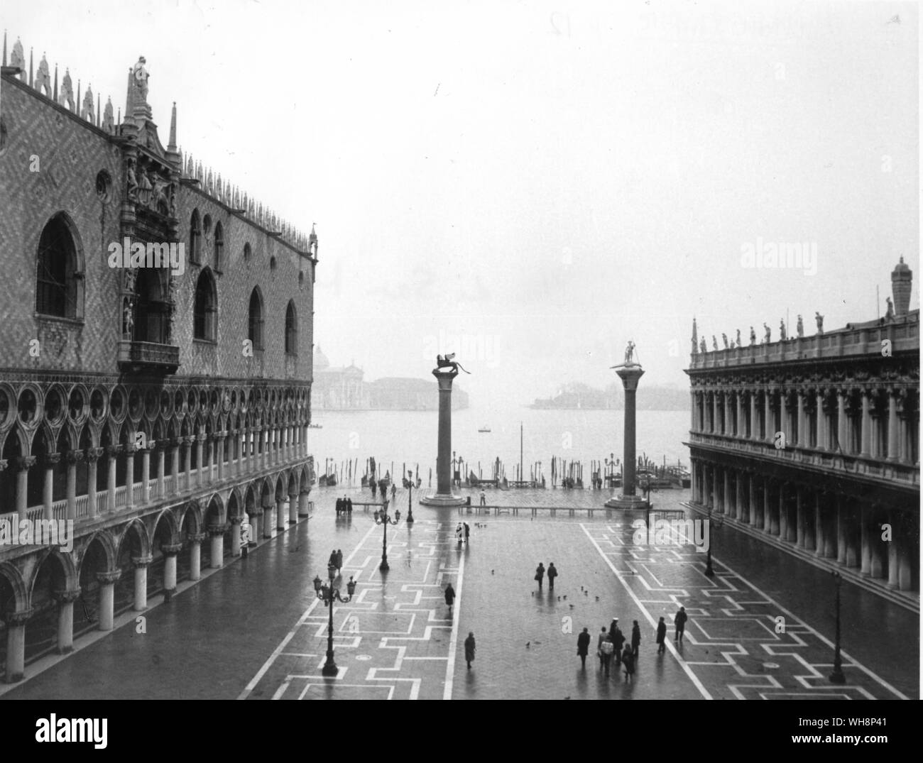 Der Piazzetta di San Marco, mit der Fassade des Dogenpalastes auf der linken Seite Stockfoto