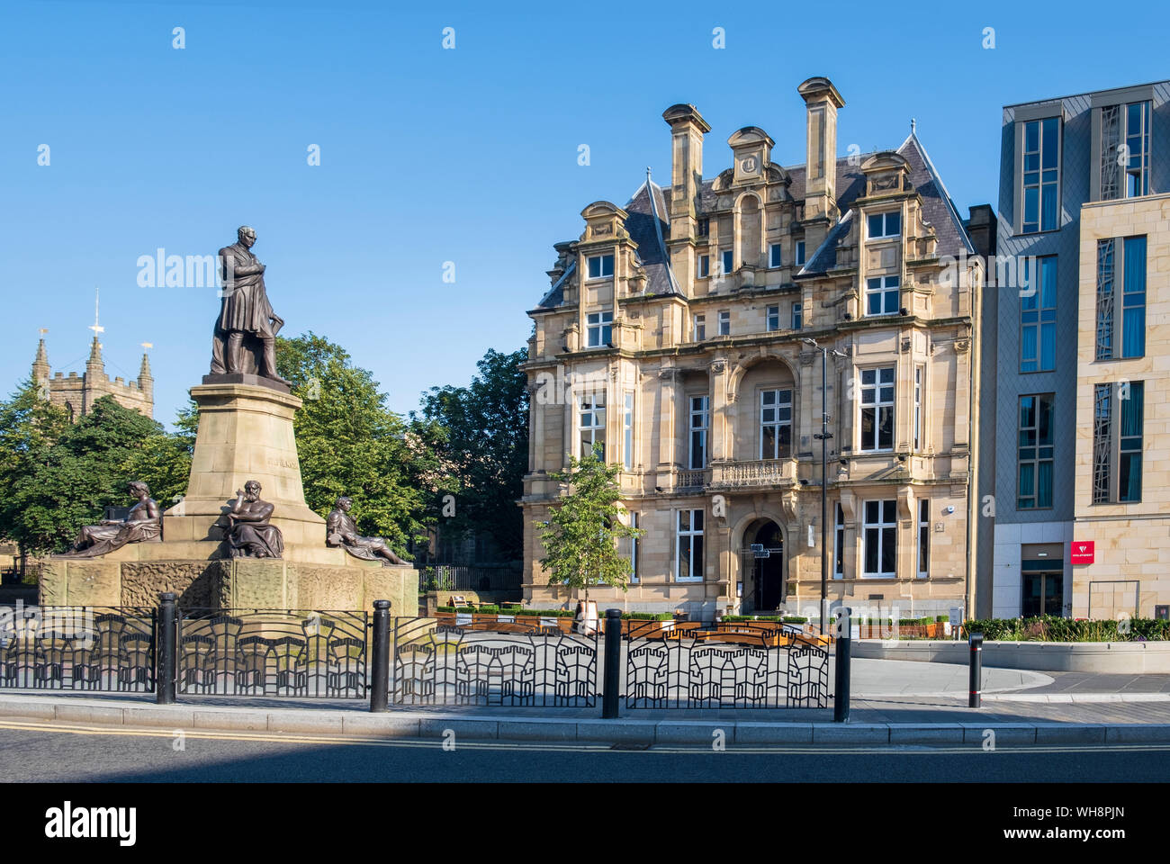 Newcastle upon Tyne: das George Stephenson Statue und die Union Zimmer Pub und Restaurant in Westgate Rd, Newcastle upon Tyne Stockfoto