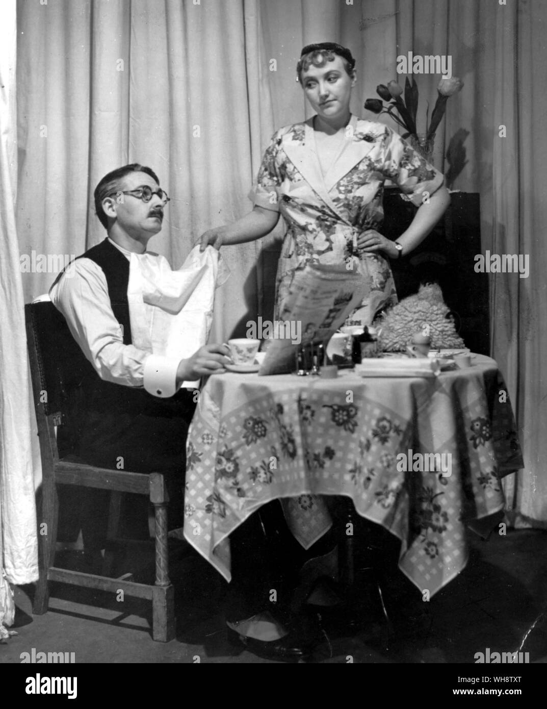 Die Gruppe Theater Produktion der Aufstieg von F6 der Mercury Theater Februar 1937 Herr und Frau ein zum Frühstück Stockfoto