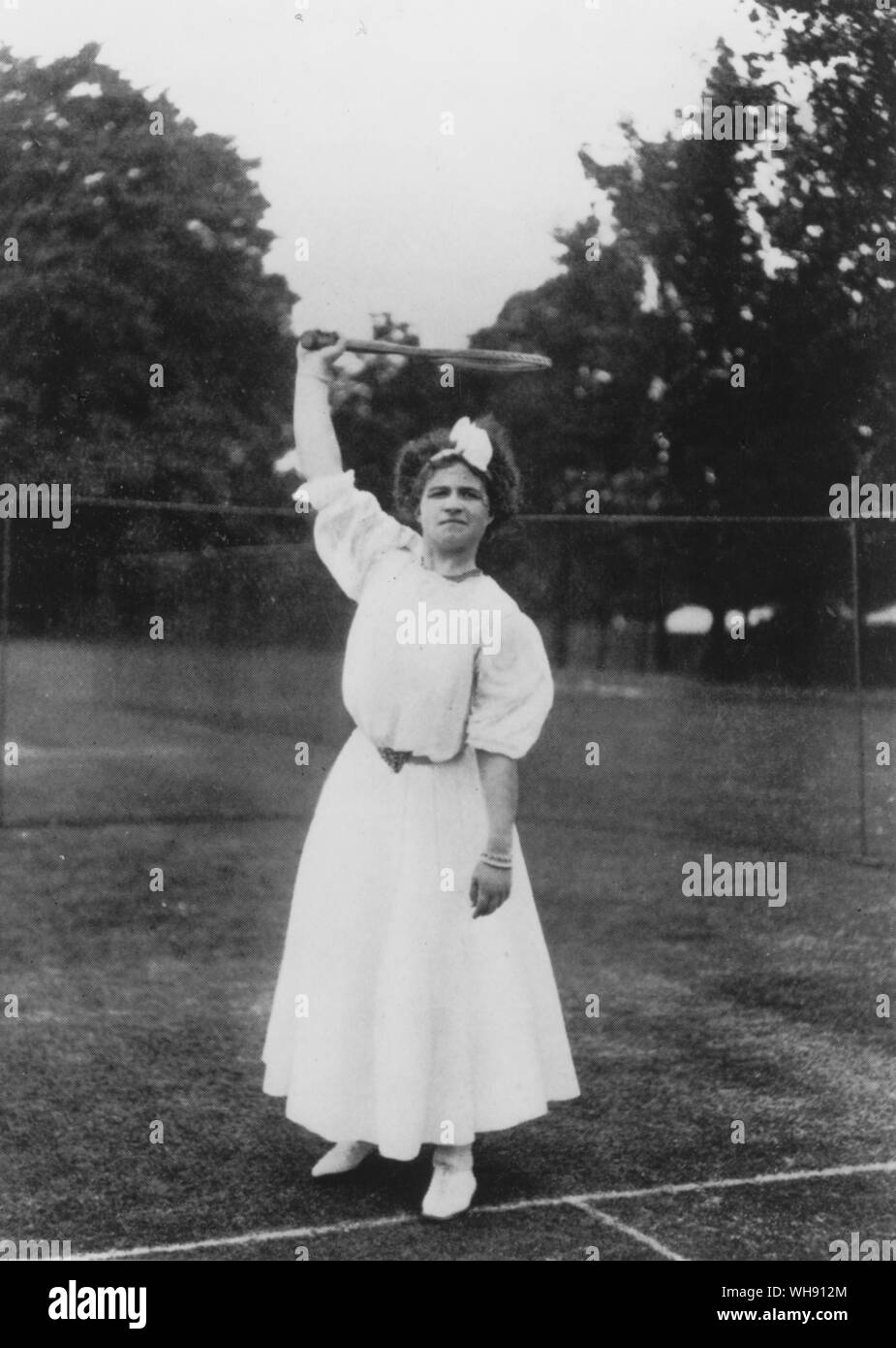 Mai Sutton, der die US-Frauen singles Titel im Alter von 16 Jahren gewonnen und war der erste ausländische Spieler an Wimbleon 1905 zu gewinnen, als sie 17 war. Sie gewann in Wimbledon 1907. Stockfoto