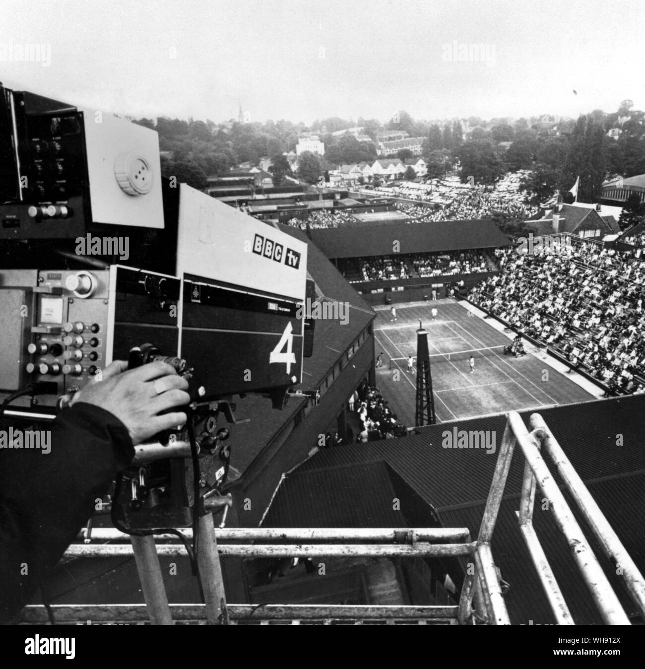 BBC-TV-Kamera mit Blick auf die Nr. 1 der Gerichtshof in Wimbledon.. Stockfoto