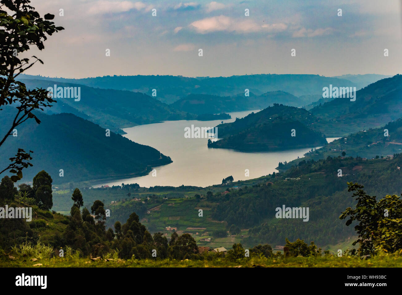 Fahrt durch Lake Bunyonyi in Uganda, Ostafrika, Südafrika Stockfoto