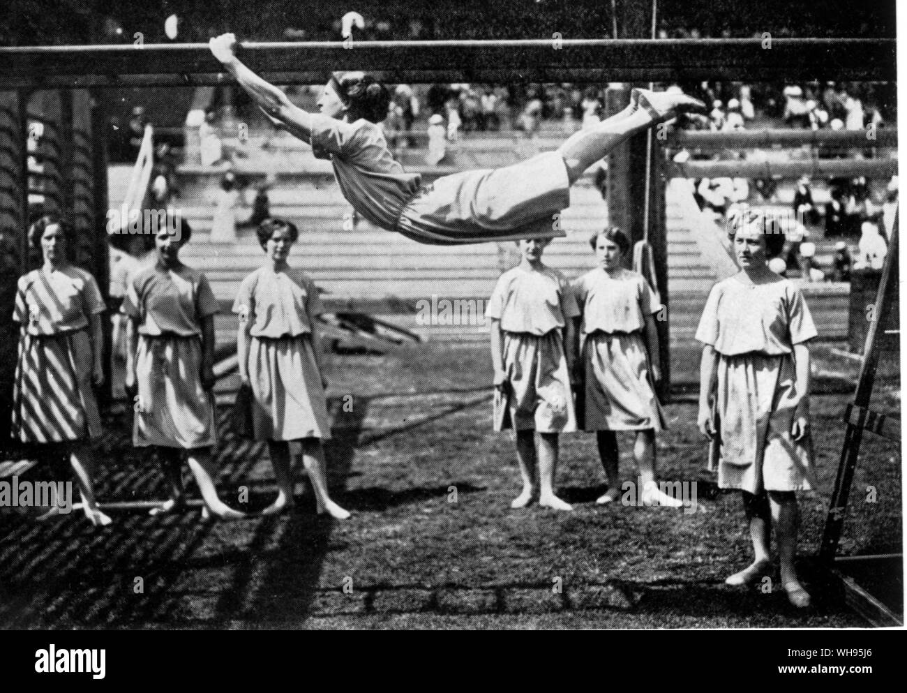 Anzeige von finnischen Frauen Gymnasts Olympischen Spiele in Stockholm 1912 Stockfoto