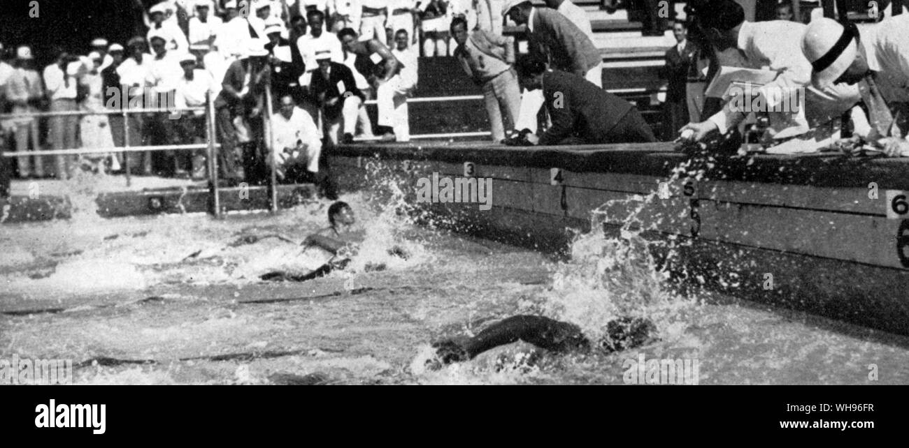 Beenden von 100 m-Finale Sieger in Lane drei Y Miyazaki (Japan) der Olympischen Spiele in Los Angeles 1932. Stockfoto