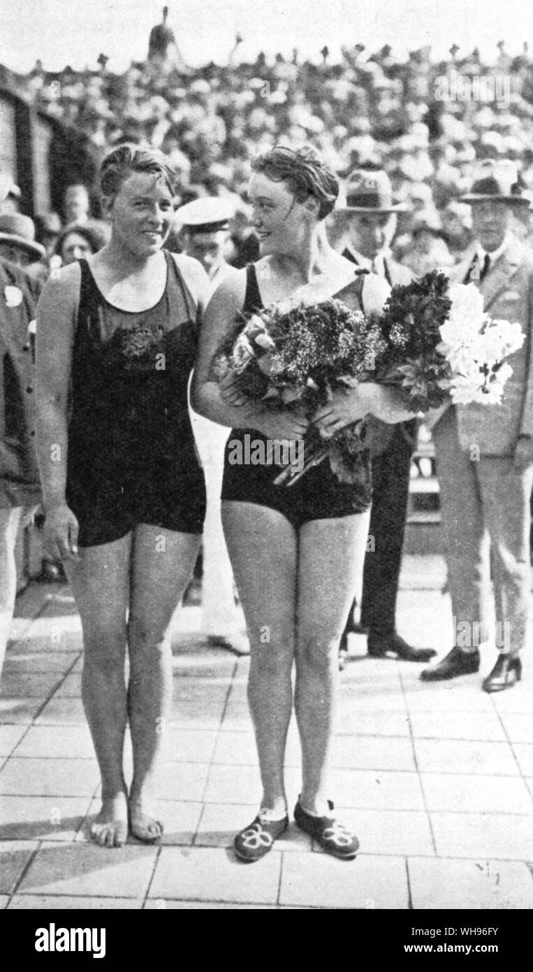 200 m Brustschwimmen der Frauen links M Baron (Holland) Zweite rechts H Schrader (Deutschland) ersten Olympischen Spiele in Amsterdam 1928 Stockfoto