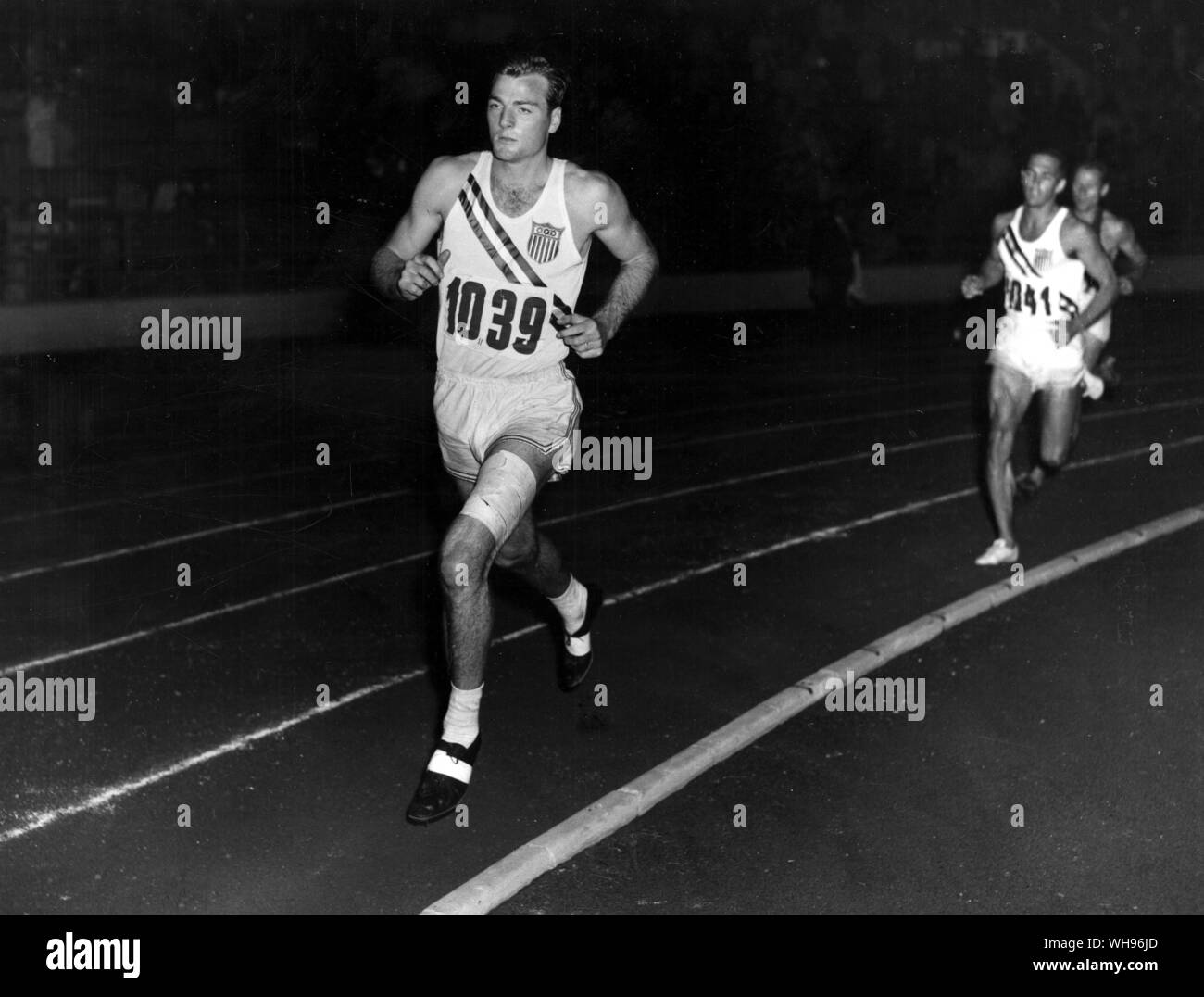 Finnland, Helsinki/Olympics, 1952: Robert Mathias (USA) im Zehnkampf Veranstaltung.. Stockfoto