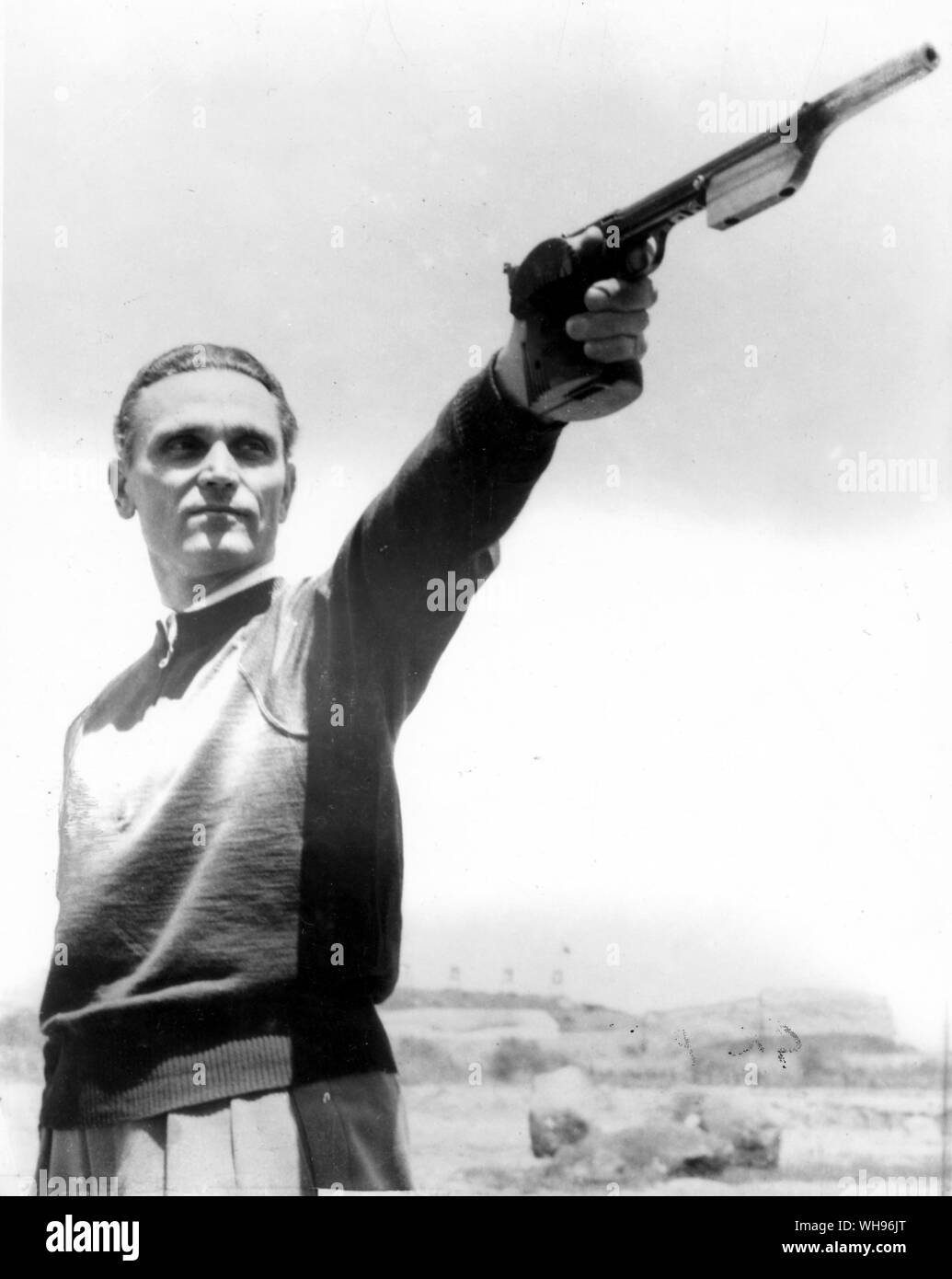 Aus., Melbourne, Olympics, 1956: Karoly Takacs von Ungarn, Gewinner der olympischen silhouette Veranstaltung in 1948 und 1952, hier in Aktion während der 1956 Veranstaltung gesehen. Er verlor seinen Arm im Zweiten Weltkrieg 2 Und nun schiesst Linkshändig.. Stockfoto