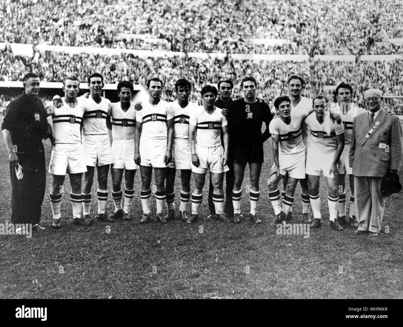 Siegreiches team -Fotos und -Bildmaterial in hoher Auflösung – Alamy