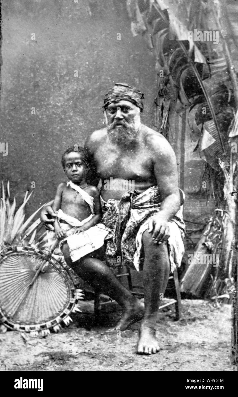 Thackombau Fijij: King's Son-in-law, Timothy auf der rechten Seite, in der bei 22 Steine wog. Stockfoto