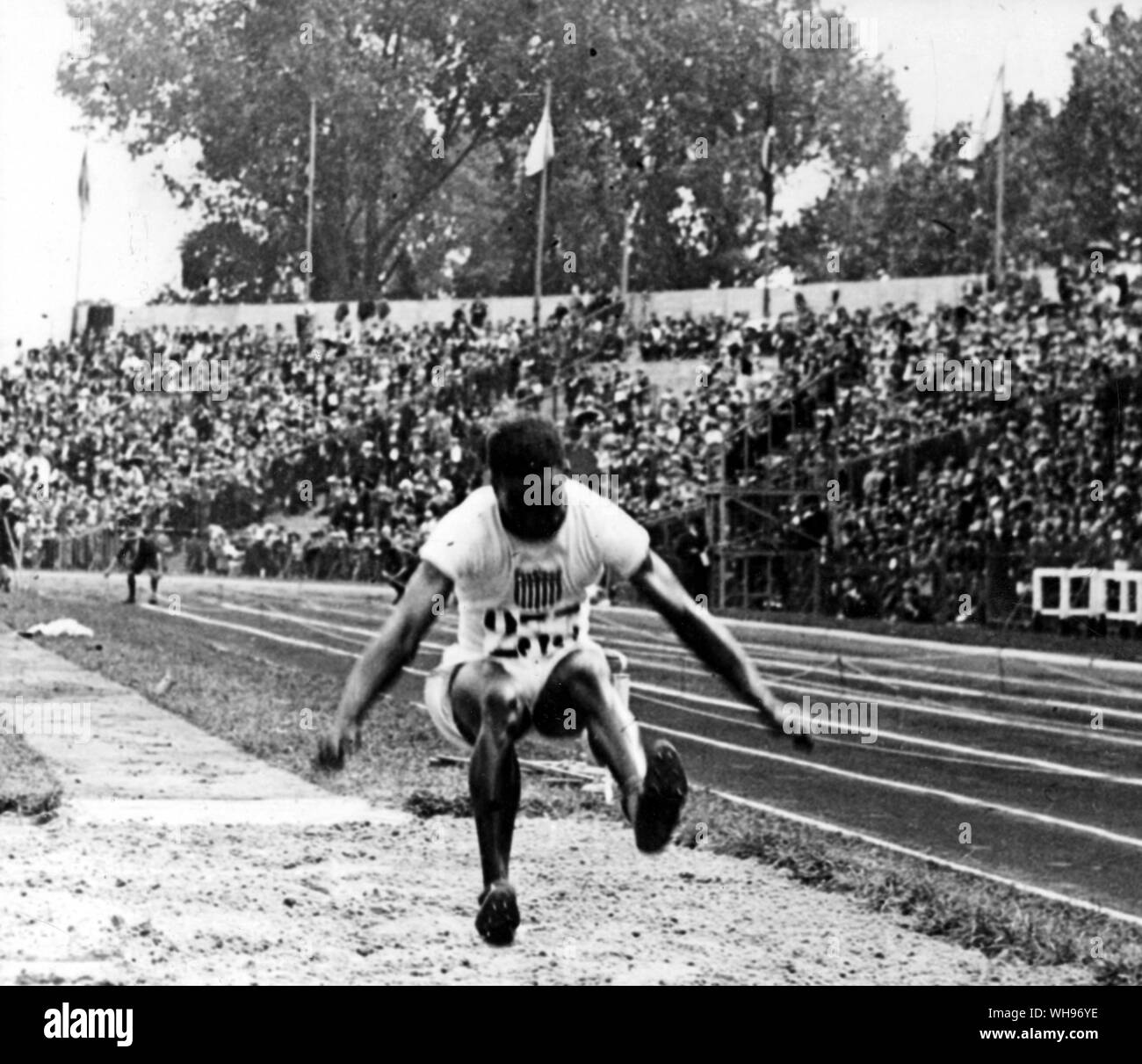 Frankreich, Paris Olympics, 1924: William de Hart Hubbard (USA) im Weitsprung. Stockfoto