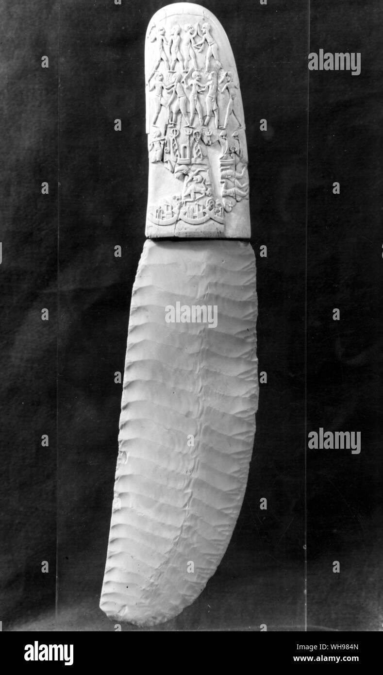 Alten Kriegsführung/Flint Messer (Elfenbein), c 3000 v. Chr. Spät - Pre-Dynastic, Louvre. Der Griff zeigt rasiert - Krieger mit bogenförmigen Boote eines ägyptischen Art geleitet und langhaarigen Soldaten mit Booten in der charakteristisch Mesopotamischen Heck und Bug. Stockfoto