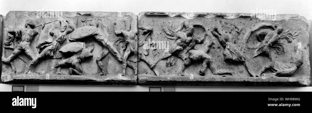Kriegsführung/Relief mit der Darstellung der Auseinandersetzungen zwischen den Griechen und den Amazonen, 4. Jahrhundert v. Chr. Stockfoto
