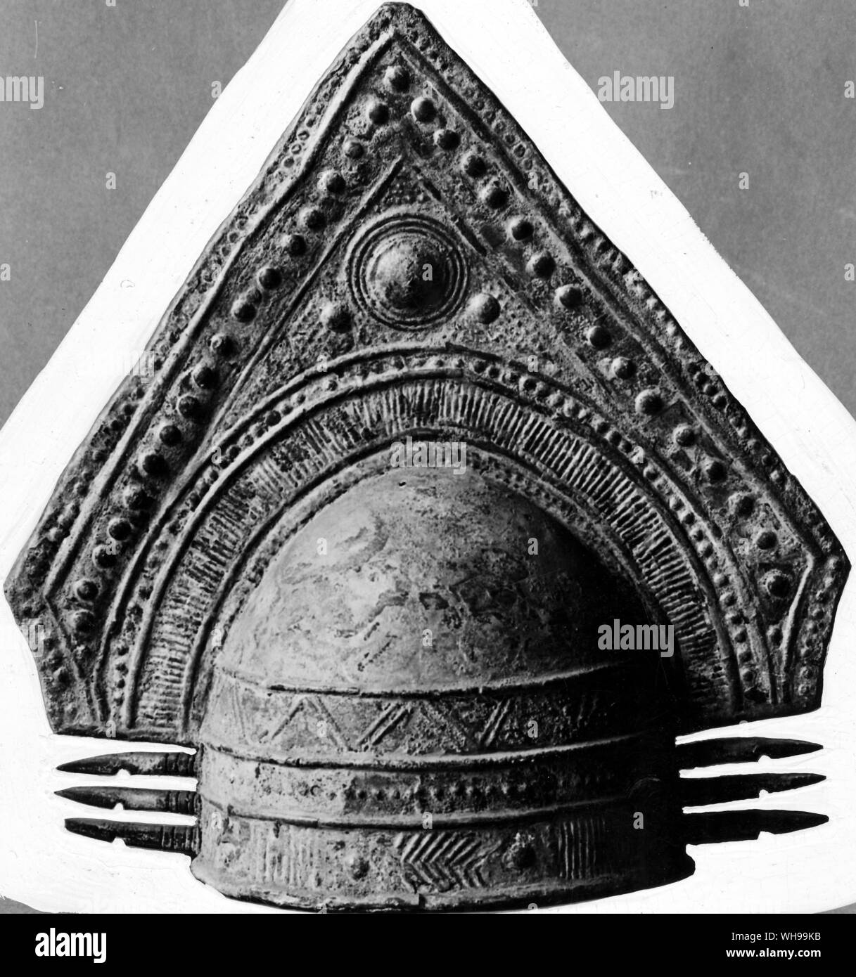 Villanovans bronze Helm. Die Villanovans waren die Eisen alter Menschen, die im Bereich der zentralen Italien von den Etruskern besiedelt belegt Stockfoto