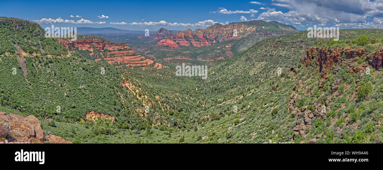 Panorama Ansicht von Sedona aus dem Schnebly Hill Vista am Mittag, Arizona, Vereinigte Staaten von Amerika, Nordamerika Stockfoto