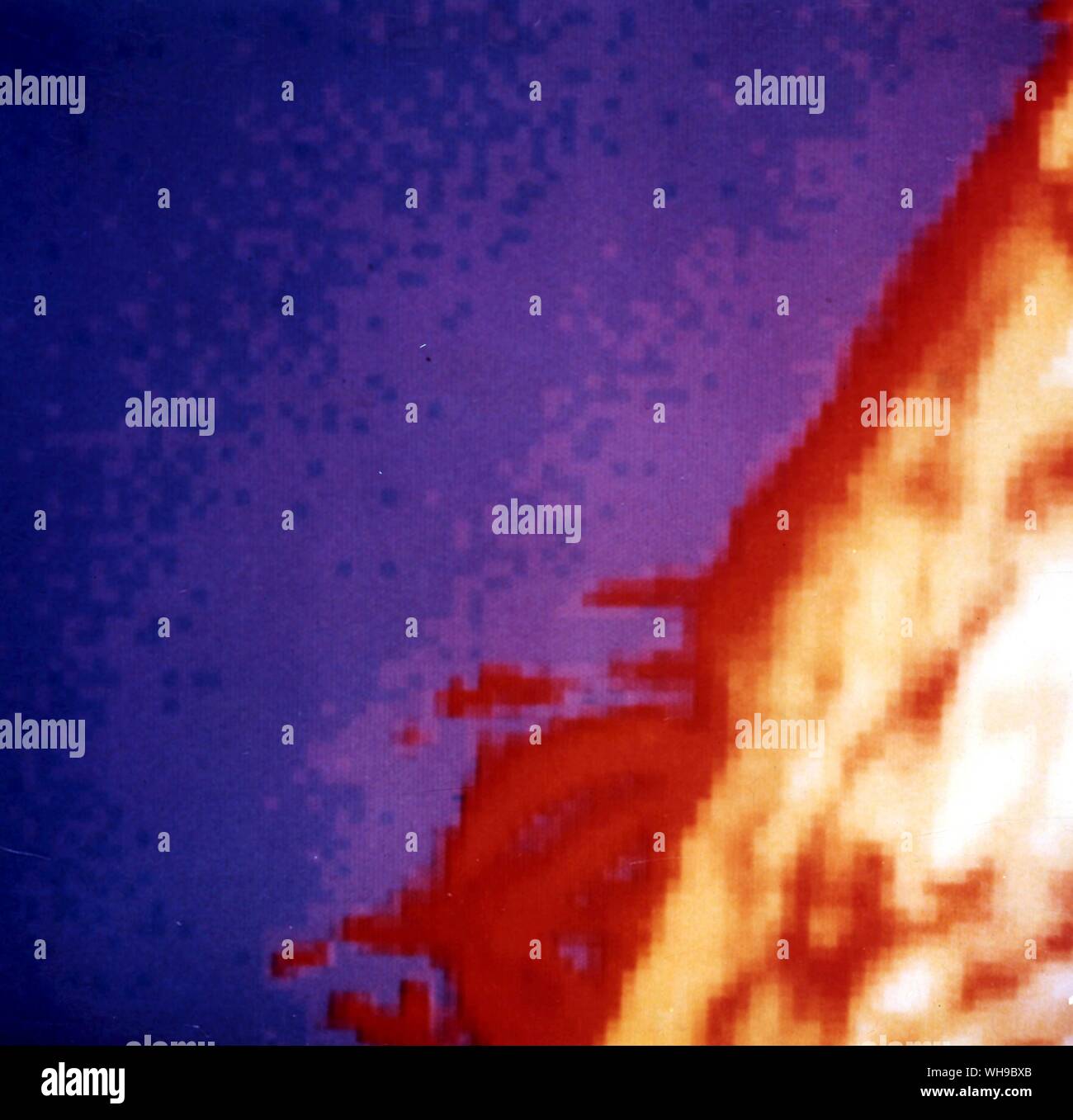 Platz/So. Ultra-violett Foto von Eruption auf der Oberfläche der Sonne. Stockfoto