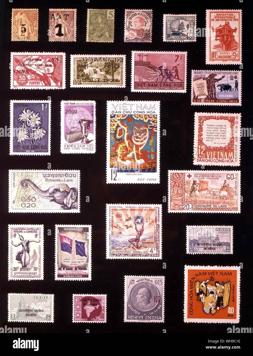Asien - Indochina. (Von links nach rechts) 1. Cochin-China, 5 Rappen, 1886, 2. Annam und Tonquin, 1 Rappen, 1888, 3. Indochina, 5 Rappen, 1904, 4. Indochina, 0,1 Cent, 1922, 5. Indochina, 0,1 Cent, 1931, 6. Indochina, 9 Cent 1939, 7. Demokratische Republik Vietnam, 50 Cent, 1945, 8. Vietnam, 10 Cent, 1951, 9. South Vietnam, 7 Dong, 1966, 10. South Vietnam, 2 Dong, 1971, 11. South Vietnam, 1 Dong, 1965, 12. North Vietnam, 2.000 Dong, 1958, 13. North Vietnam, 12 Xu, 1971, 14. North Vietnam, 12 Xu, 1972, 15. Laos, 20 Cent, 1958, 16. Laos 4 Kip 1963, 17. Laos, 20 + 5 Kip 1967, 18. Kambodscha, 30. Stockfoto