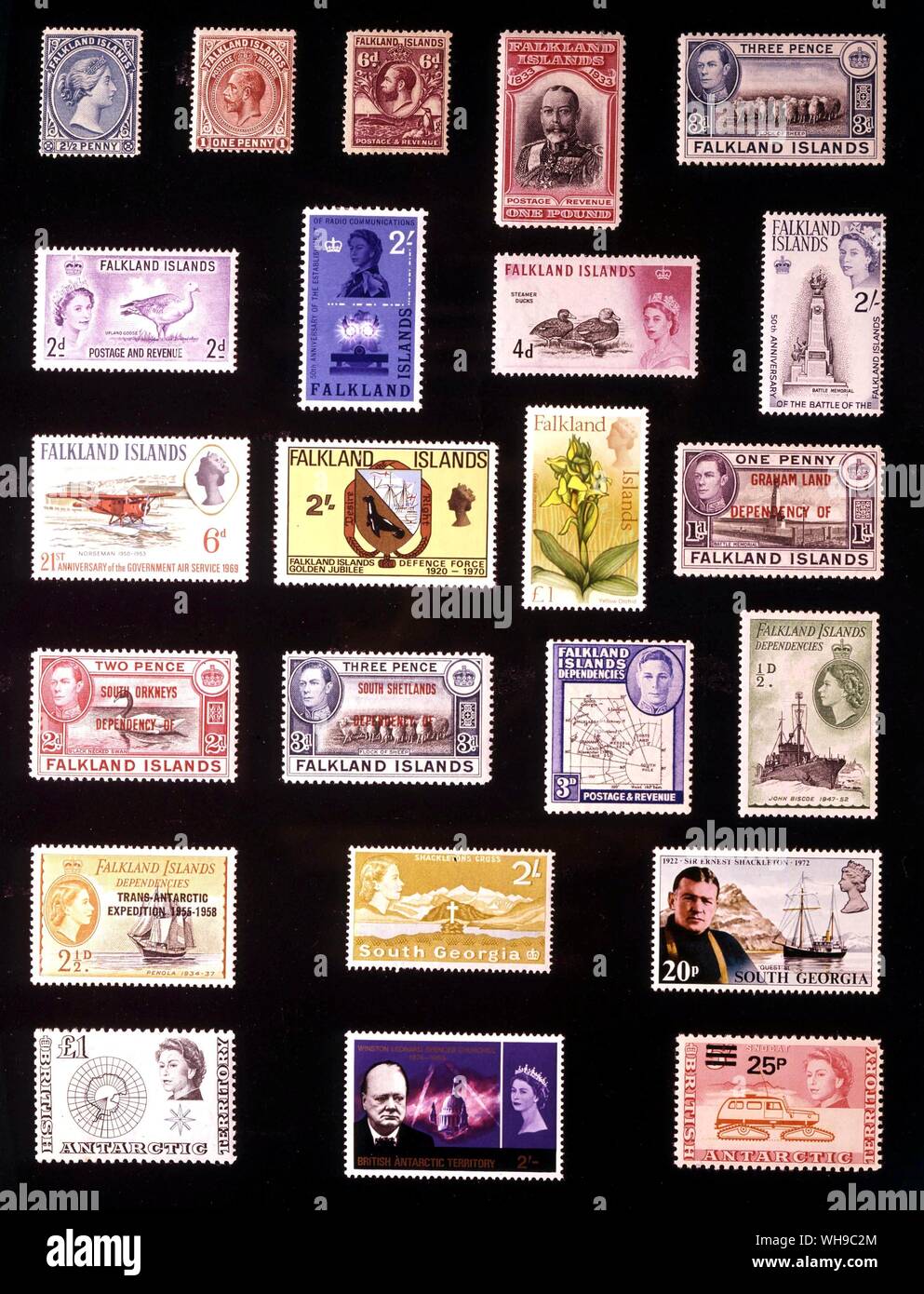 Amerika - FALKLAND INSEL UND ABHÄNGIGKEITEN: (von links nach rechts) 1. Falklandinseln, 2,5 Pence, 1891, 2. Falkland Inseln, 1 Pfennig, 1912, 3. Falkland Inseln, 6 Pence, 1929, 4. Falkland Inseln, 1 Pfund, 1933, 5. Falkland Inseln, 3 Pence 1941, 6. Falkland Inseln, 2 Pence, 1956, 7. Falkland Inseln, 2 Shilling, 1962, 8. Falkland Inseln, 4 Pence, 1960, 9. Falkland Inseln, 2 Shilling, 1964, 10. Falkland Inseln, 6 Pence 1969, 11. Falkland Inseln, 2 Shilling 1970, 12. Falkland Inseln, 1 Pfund, 1968, 13. Graham Land, 1 Penny 1944, 14. Südlichen Orkaden, 2 Pence 1944, 15. Südlichen Orkaden, 2 Stockfoto