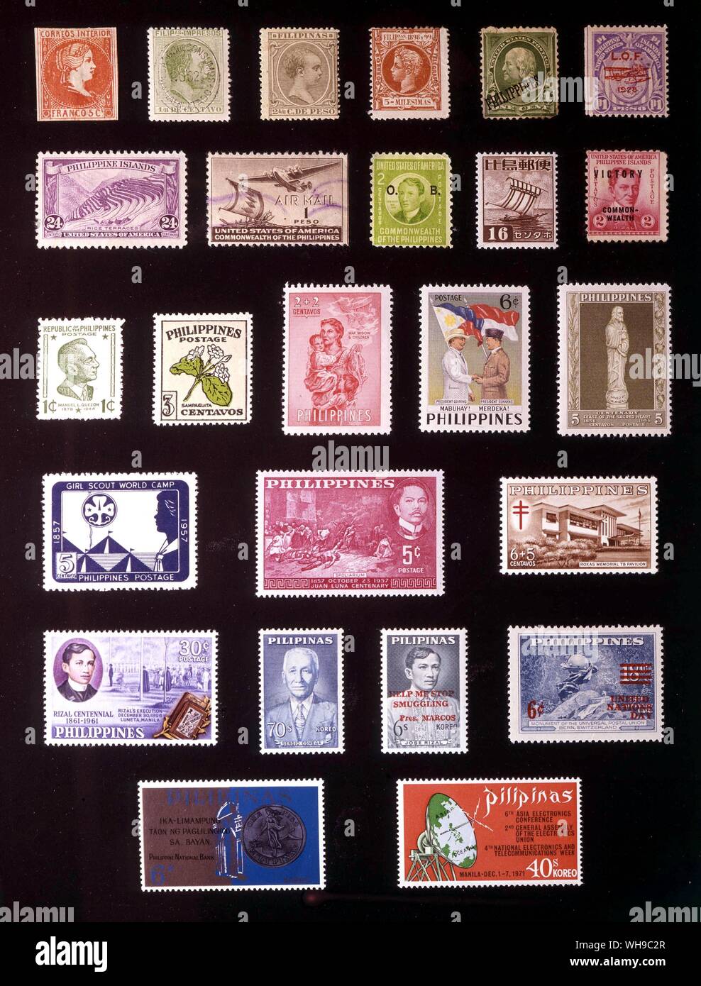 Asien - Philippinen: (von links nach rechts) 1. 5 cuartos, 1861, 2. 2.5 centimos 1880, 3. 2..5 centimos, 1891, 4. 5 milesimas, 1898, 5. 1 Cent, 1899, 6. 1 Peso, 1928, 7. 24 Centavos, 1932, 8. 1 Peso 1941, 9. 2 Centavos 1941, 10. 16 Centavos 1943, 11. 2 Centavos 1945, 12. 1 Centavo 1947, 13. 3 centaos, 1948, 14. 2 + 2 Centavos 1950 15. 6 Centavos 1953, 16. 5 Centavos, 1956, 17. 5 Centavos 1957, 18. 5 Centavos 1957, 19. 6 + 5 Centavos 1961, 20. 30 Centavos 1961, 21. 70 Centavos 1966, 22. 6 Centavos 1966, 23. 6 Centavos 1959, 24. 6 Centavos 1966, 25. 40 Centavos, 1971. Stockfoto