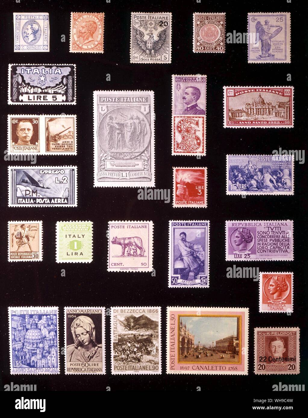 Europa - Italien: (von links nach rechts) 1. 15 Centesimi 1862, 2. 2 Lire 1863, 3. 20 Centesimi, 1916, 4. 40 Centesimi, 1921, 5. 25 Centesimi, 1921, 6. 5 Lire 1923, 7. 1 + 1 Lira, 1923, 8. 50 Centesimi, 1924, 9. 60 + 30 Centesimi 1924 10. 30 Centesimi 1942, 11. 2 Lire 1943, 12. 3 Lire 1945, 13. 15 Lire 1946, 14. 30 Centesimi 1944, 15. 1 Lira, 1943, 16. 50 Centesimi 1944, 17. 25 Lire 1954, 18. 50 Lire 1950, 19. 10 Lire 1953, 20. 55 Lire 1950, 21. 60 Lire 1954, 22. 90 Lire 1966, 23. 50 Lire 1968, 24. 22 cntesimi, Überladen am 20 heller, 1918 Stockfoto