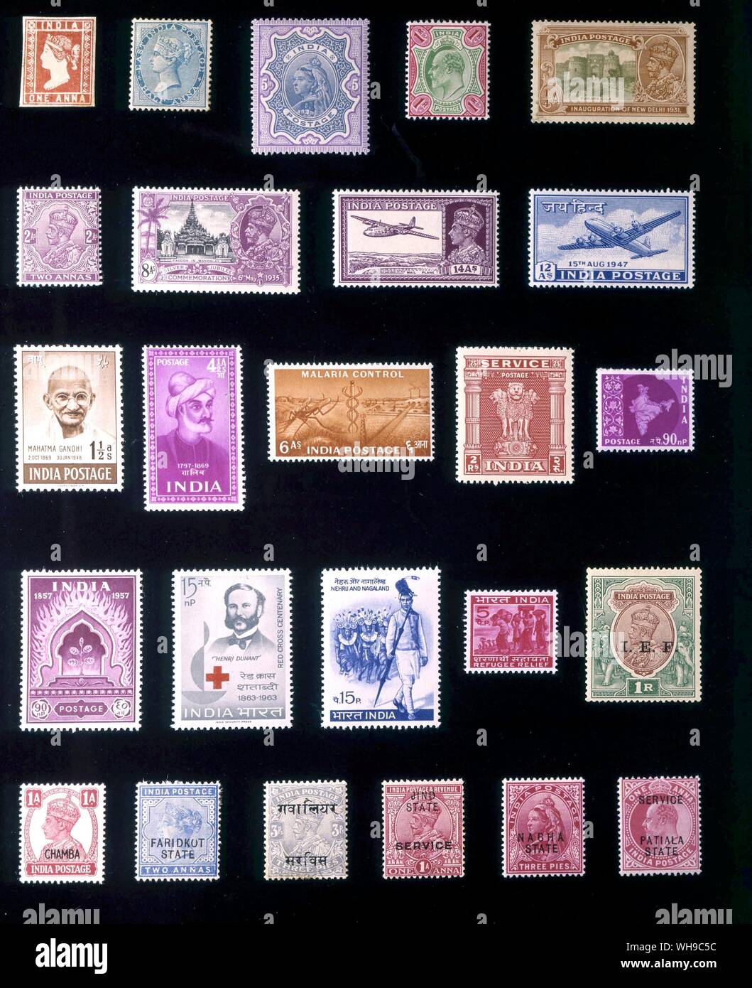 Asien - Indien: (von links nach rechts) 1. 1 Anna, 1854, 2. 0.5 Anna, 1873, 3. 5 Rupien 1895, 4. 1 Rupie 1902, 5. 0,25 Anna, 1931, 6. 2 Annas 1911, 7. 8 Annas, 1935, 8. 14 Annas, 1940, 9. 12 Annas 1947, 10. 1.5 Hannas, 1948, 11. 4.5 Hannas, 1952, 12. 6 Annas 1955, 13. 2 Rupien 1950, 14. 90 naye Paise, 1958, 15. 90 naye Paise 1957, 16. 15 naye Paise 1963, 17. 5 paisa, 1967, 18 5 paisa, 1965, 19. Indian Expeditionary Force, 1 Rupie 1914, 20. Chamba, 1 Anna, 1943, 21. Faridkot, 2 Hannas, 22. Gwalior, 3 Pies, 1927, S. 23. Feudalstaat, 1 Anna, 1914, 24. Nabha, 3 Pies, 1900, 25. Patiala, 1 Anna, 1903. Stockfoto