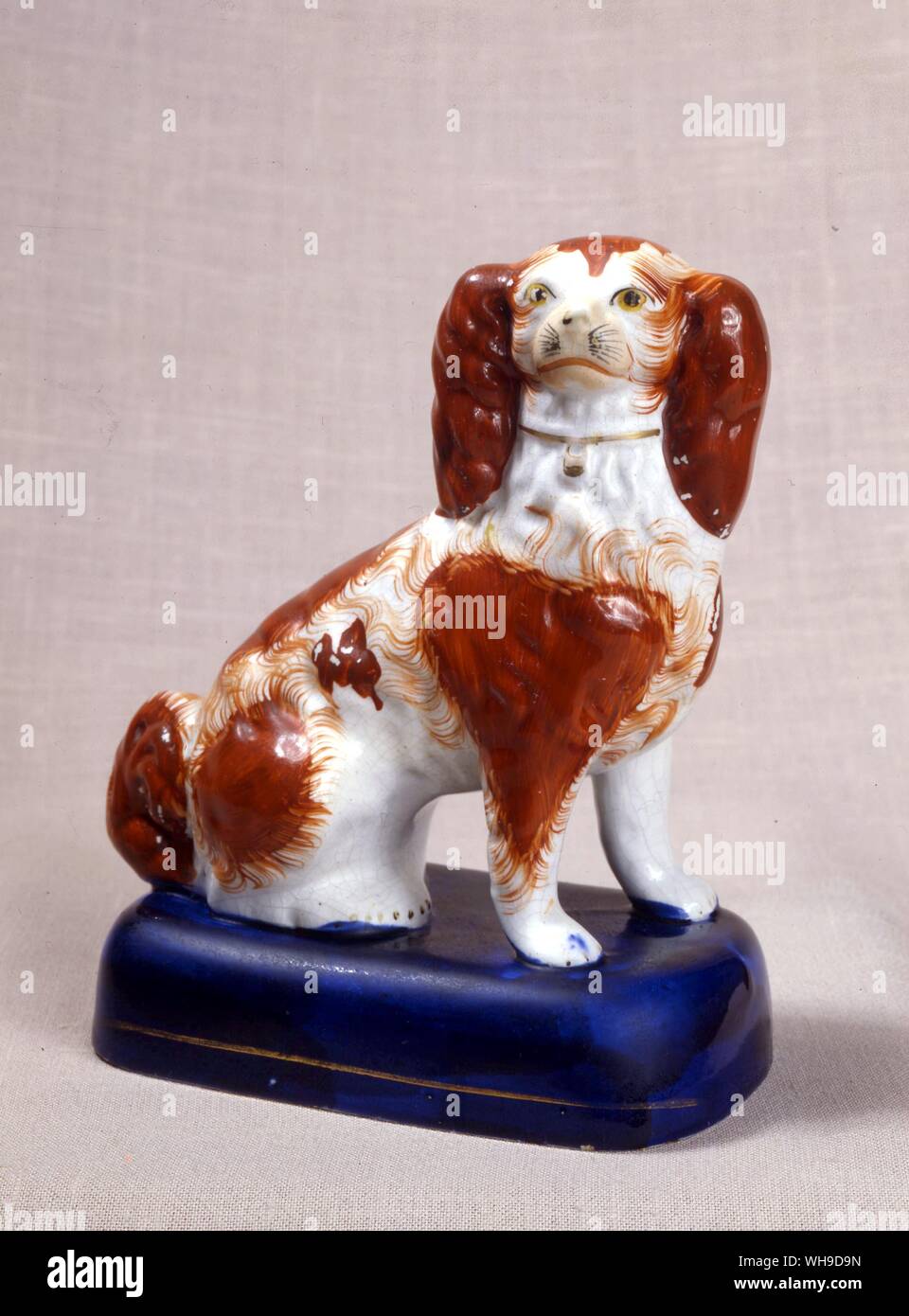 King Charles Spaniel Staffordshire Figur Stockfoto