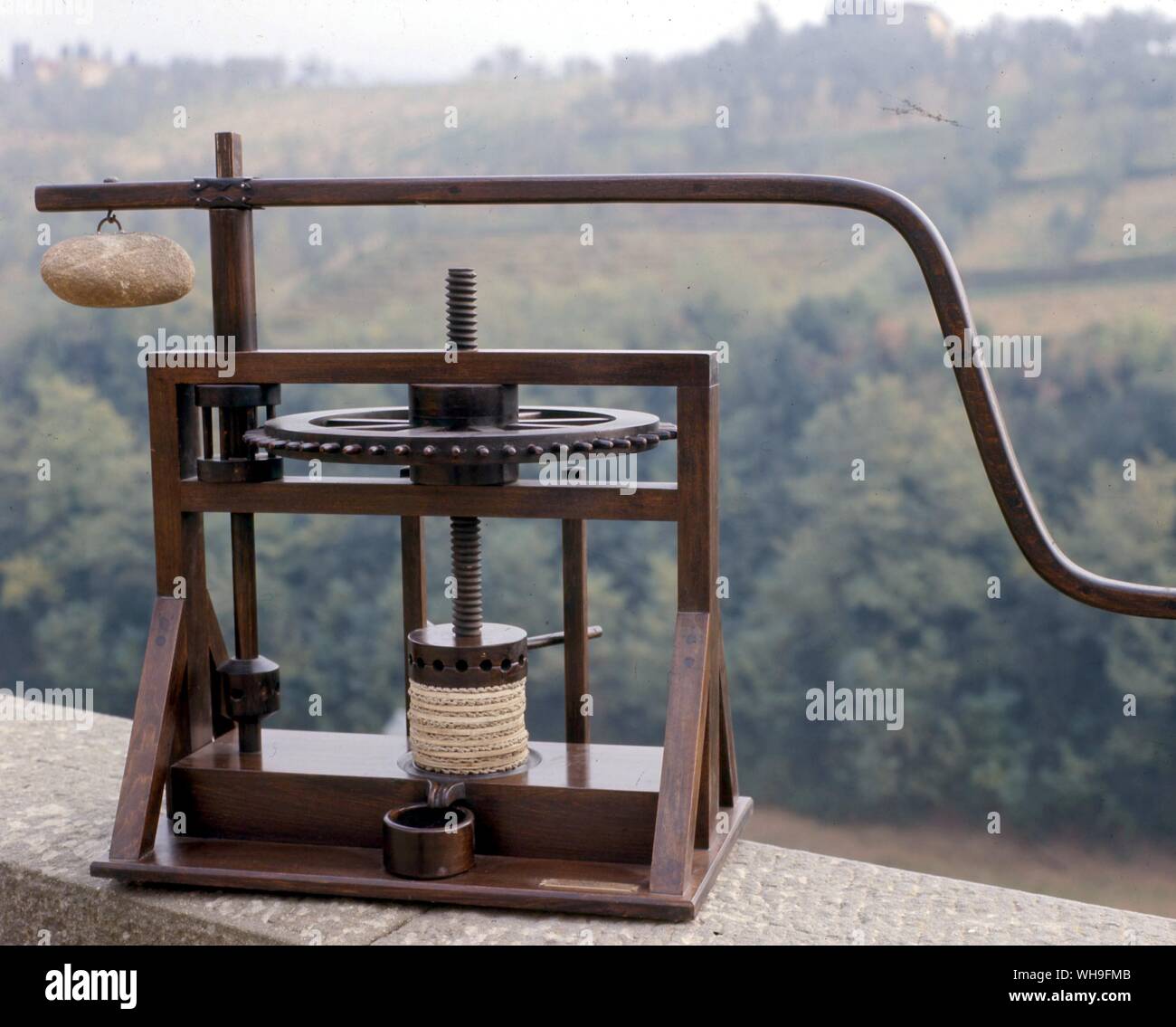 Arbeitsmodell einer Ölmühle, die von Leonardo da Vinci Stockfoto