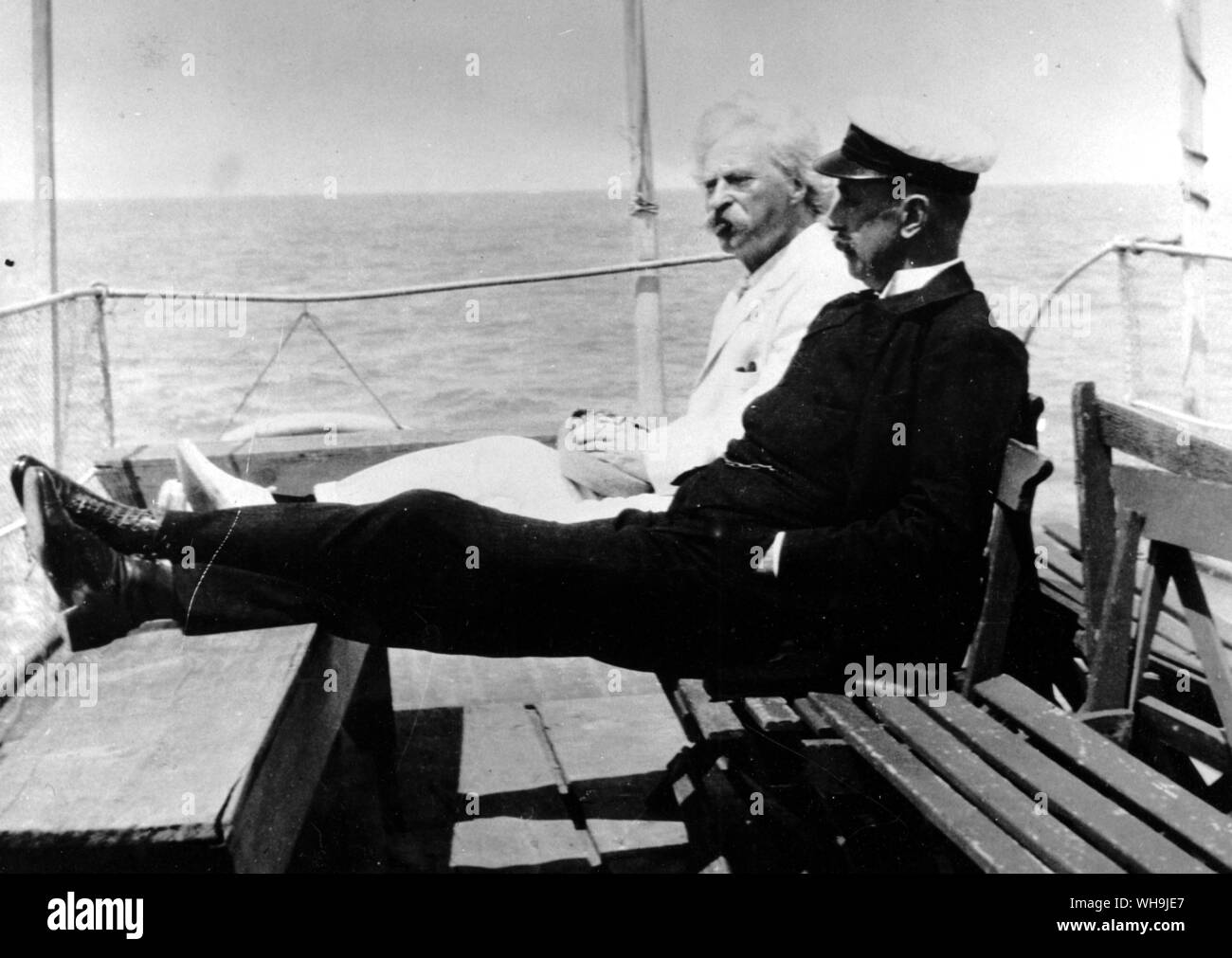 Mark Twain US-Schriftsteller und Journalist 1835-1910 mit Earl Grey US-Generalkonsul in Bermuda auf Sea Garden Tour 1907 Stockfoto