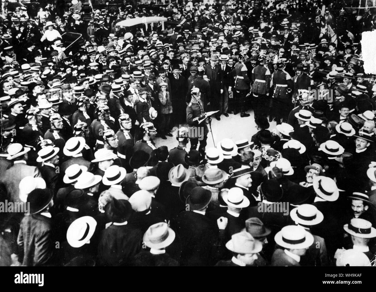 31. Juli 1914: Der bedrohliche Zustand des Krieges in Berlin unter den Linden. Stockfoto