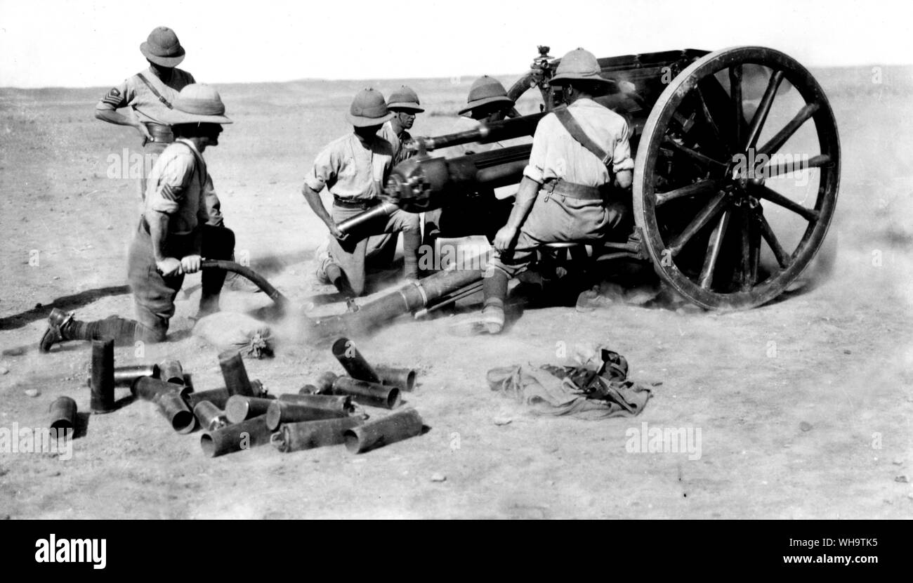 WW1/Mesopotamien: Alliierte Truppen mit einem 18-pounder Field gun. Möglicherweise im Irak (?). 1918. Stockfoto